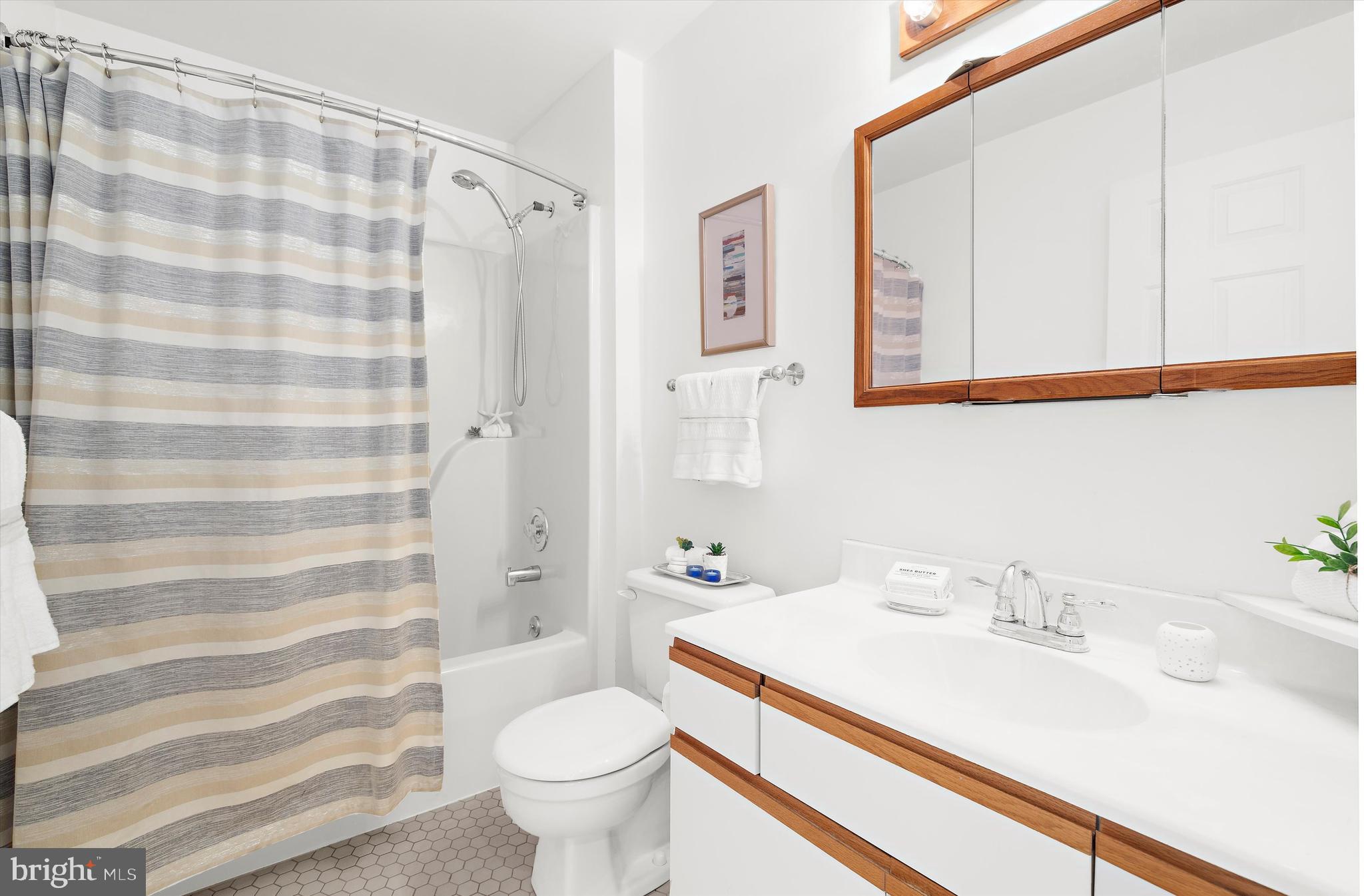 EASTPORT - Residential
