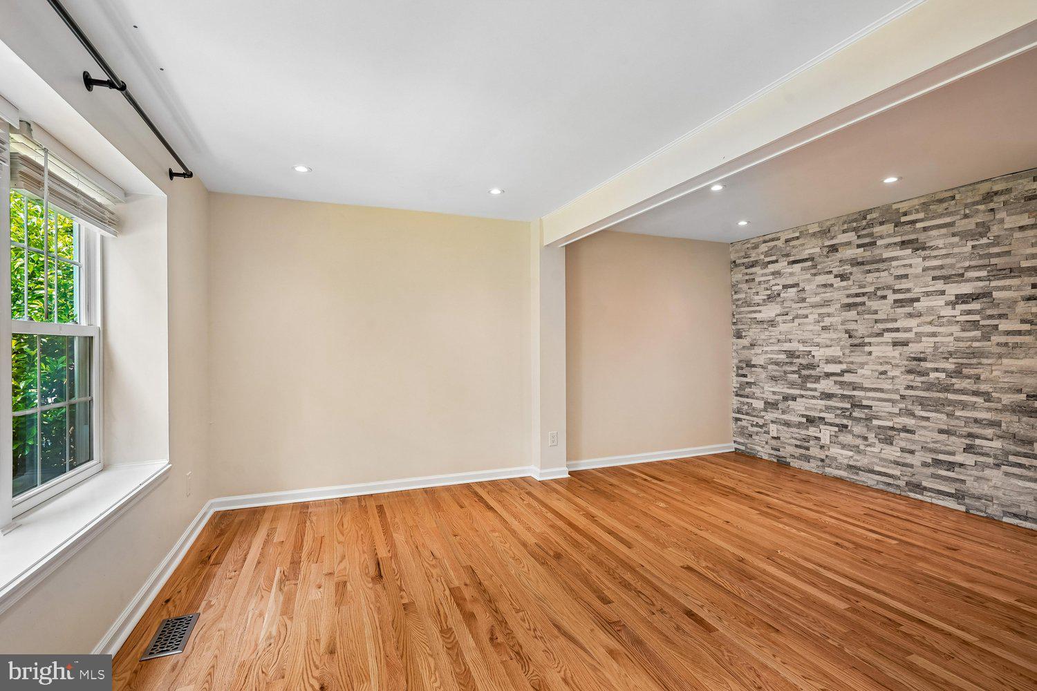 OLD BRIDGE ESTATES - Residential