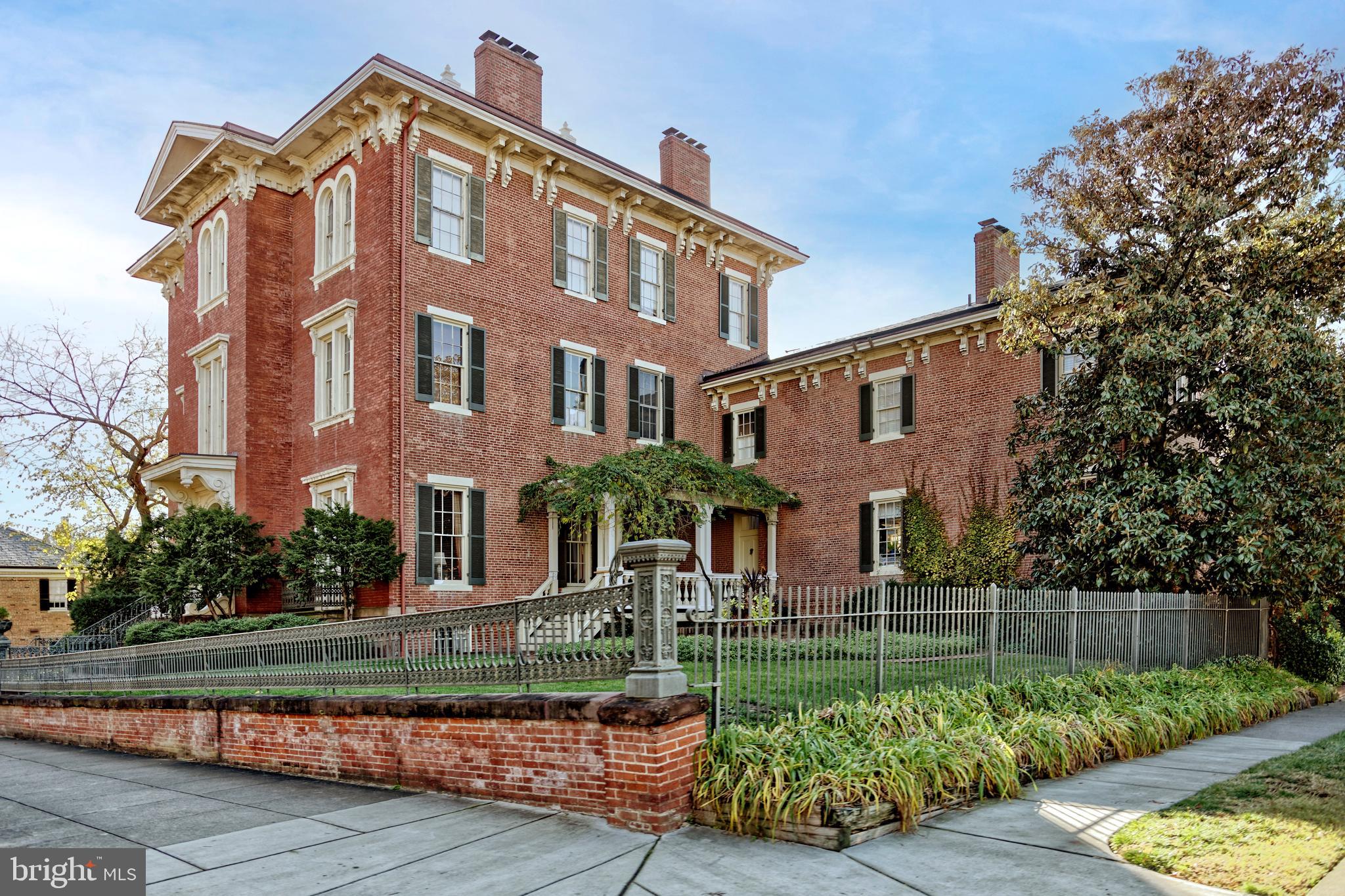 OLD TOWN ALEXANDRIA - Residential