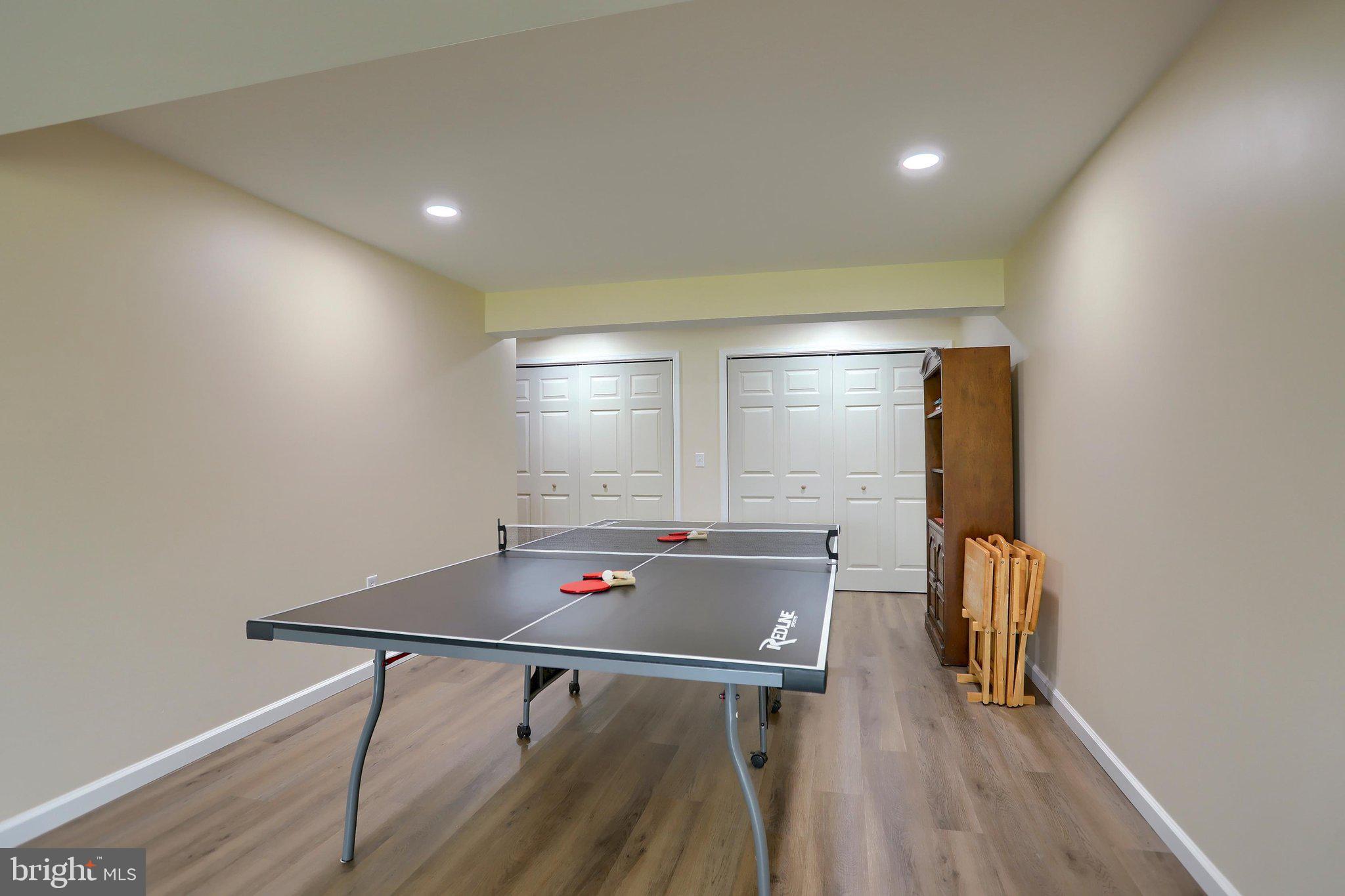VILLAGE SQUARE COMMONS - Residential