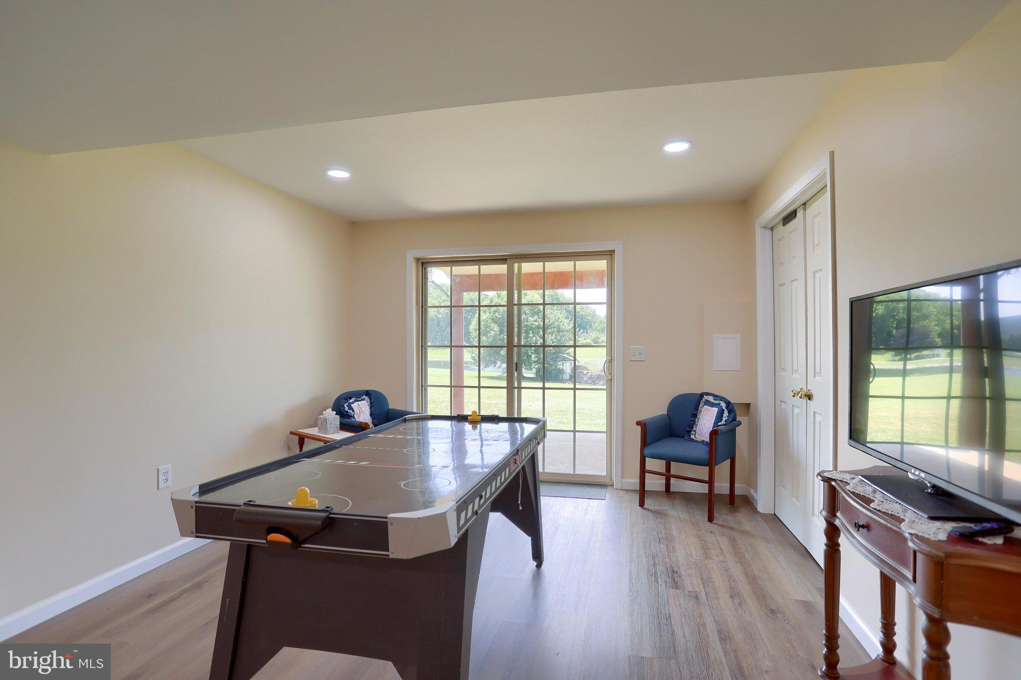 VILLAGE SQUARE COMMONS - Residential