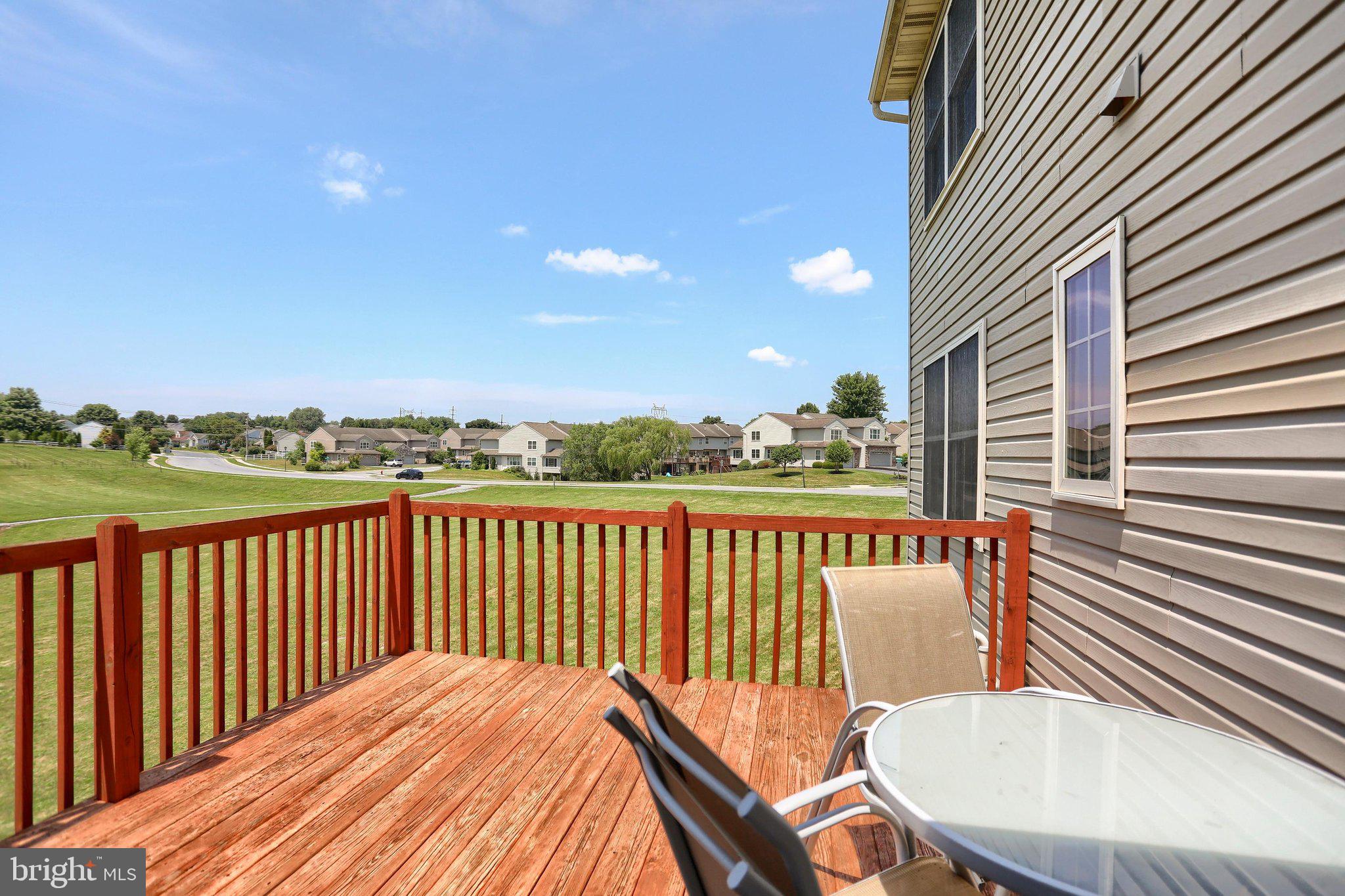 VILLAGE SQUARE COMMONS - Residential