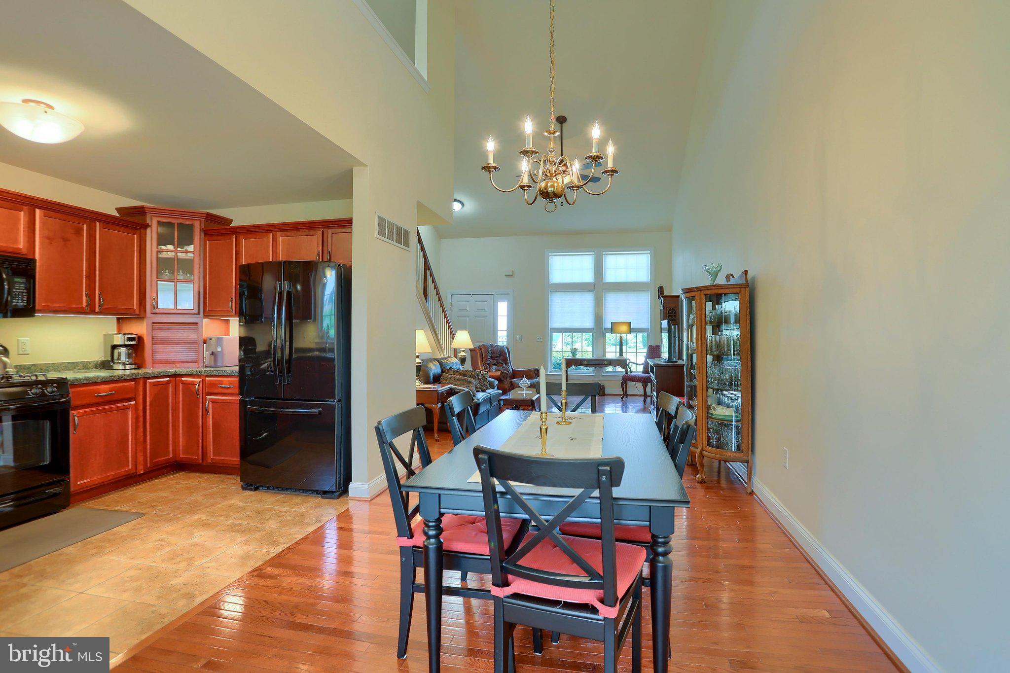 VILLAGE SQUARE COMMONS - Residential