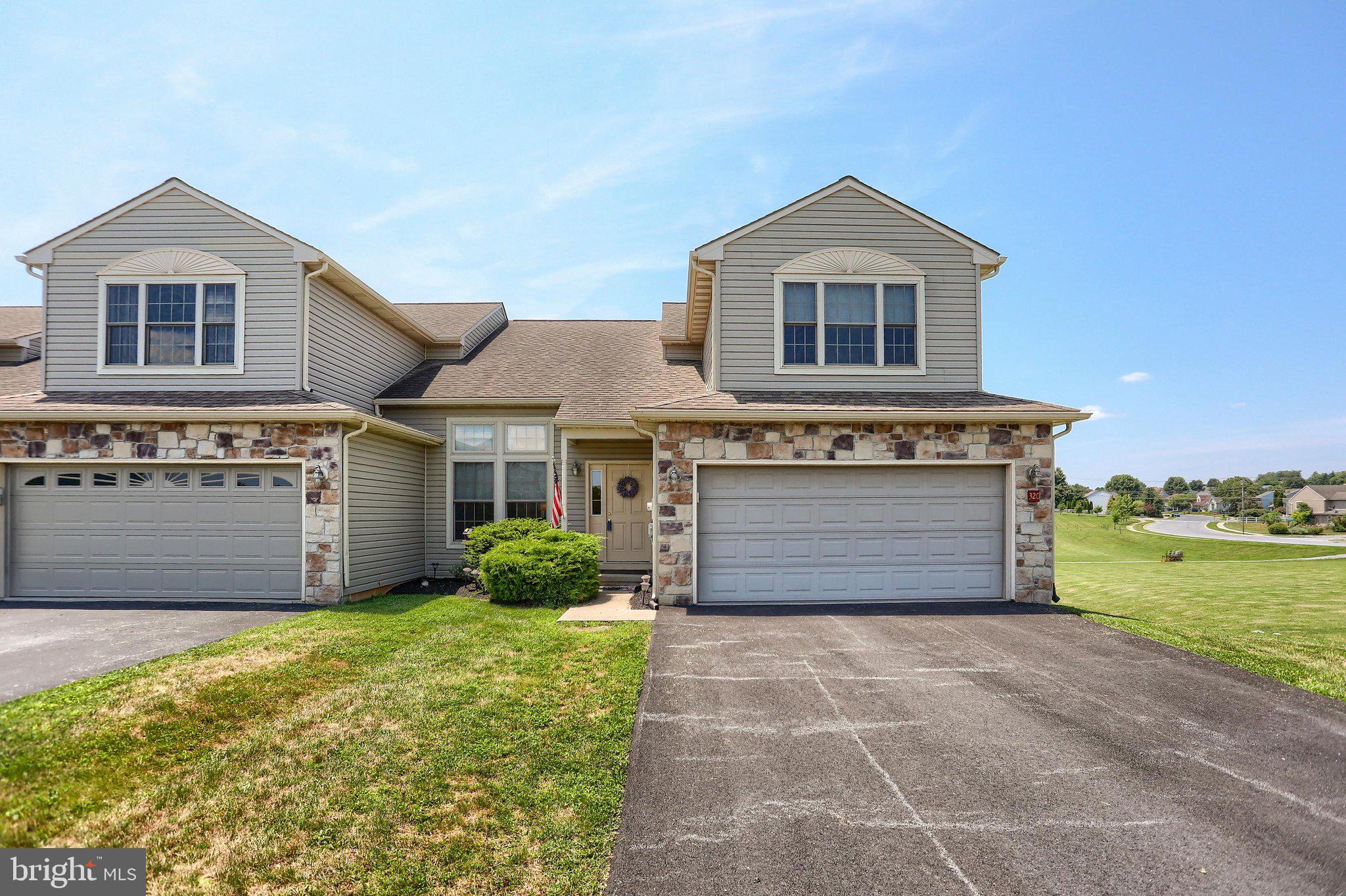 VILLAGE SQUARE COMMONS - Residential