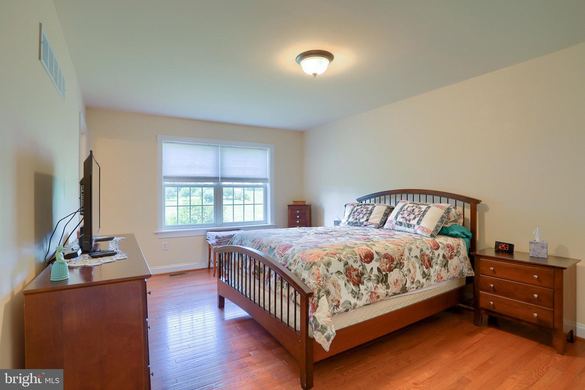 VILLAGE SQUARE COMMONS - Residential