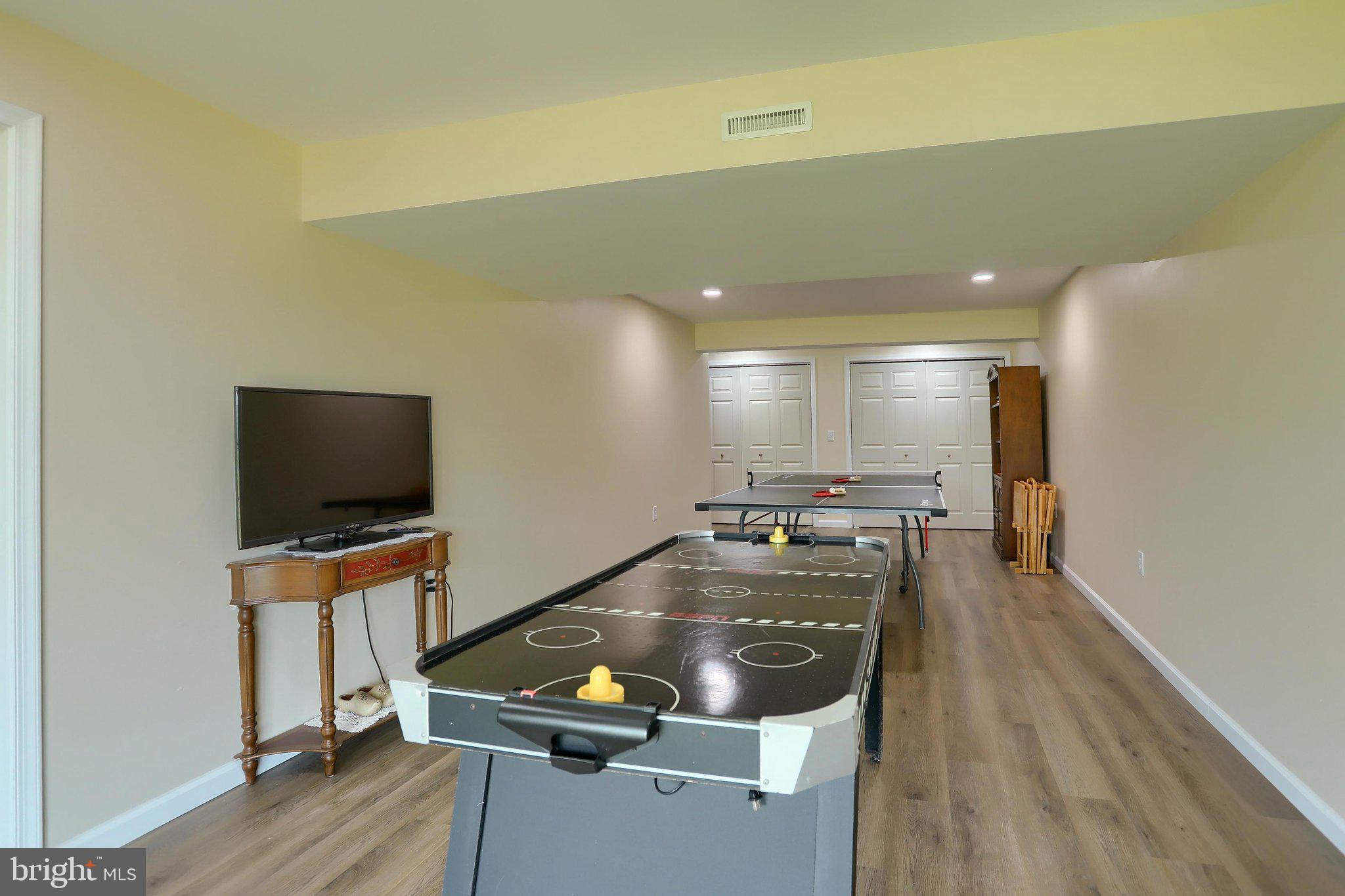 VILLAGE SQUARE COMMONS - Residential