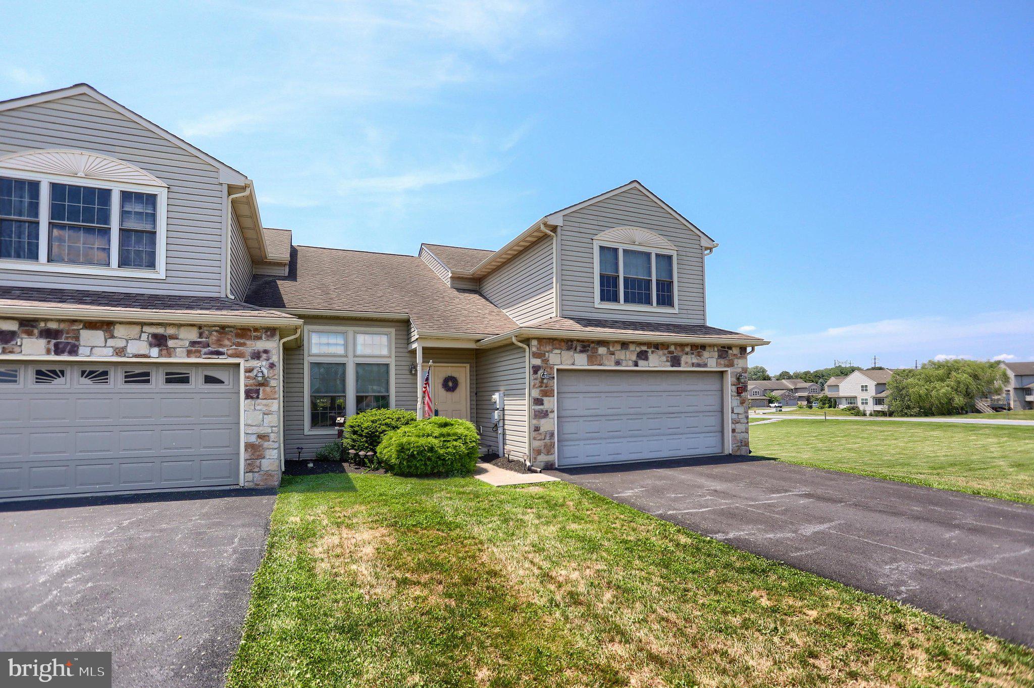 VILLAGE SQUARE COMMONS - Residential