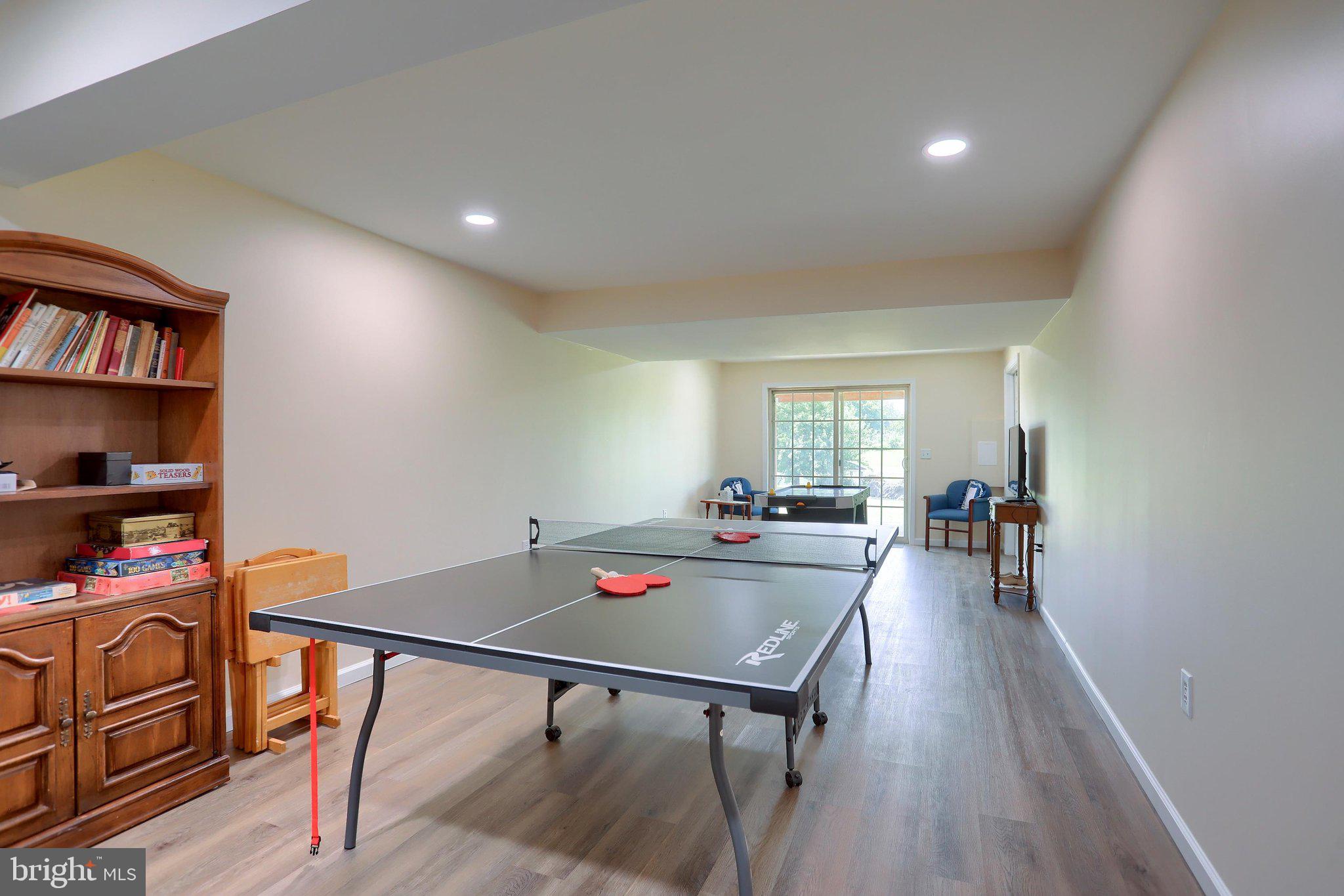 VILLAGE SQUARE COMMONS - Residential