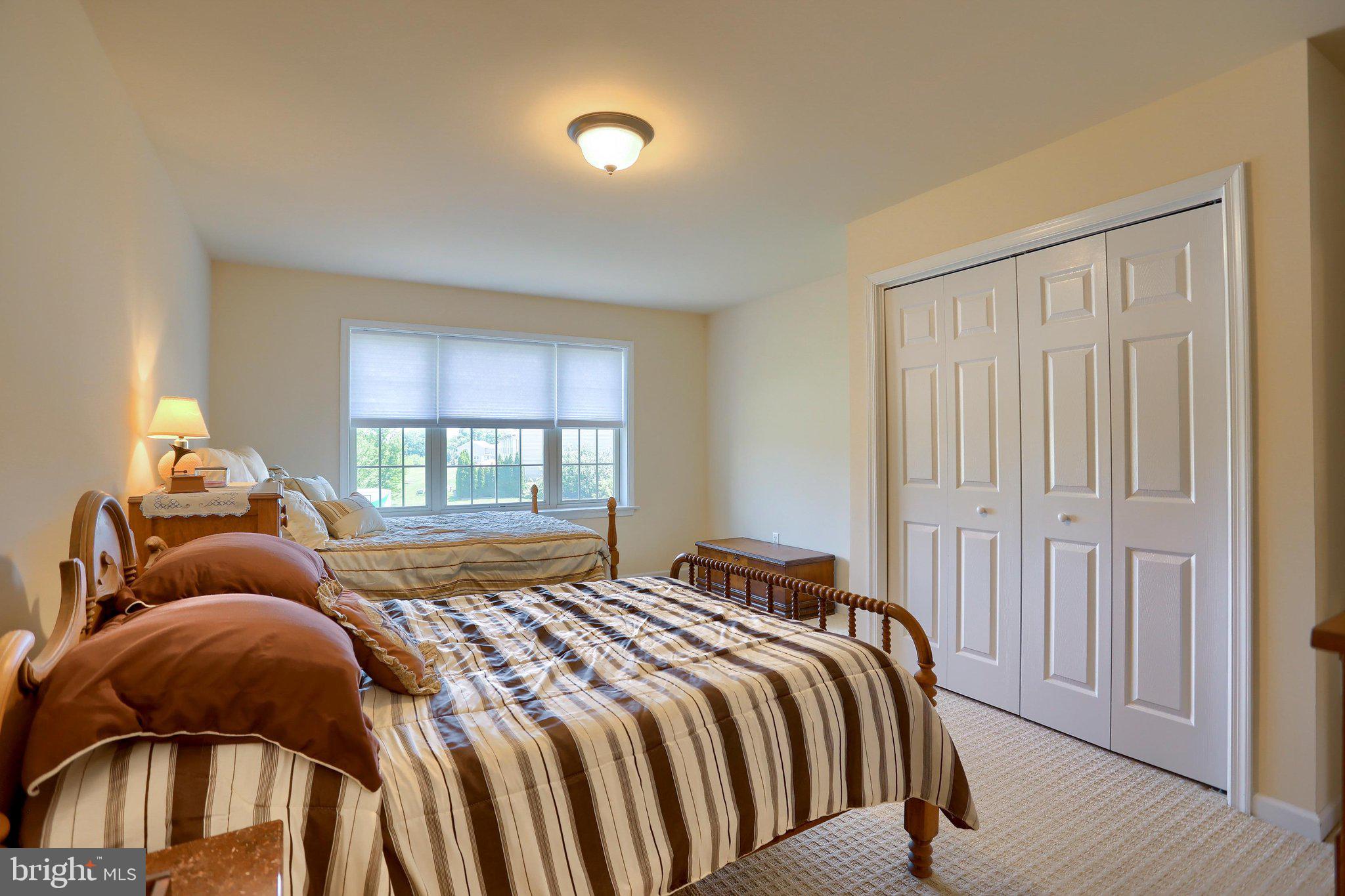 VILLAGE SQUARE COMMONS - Residential