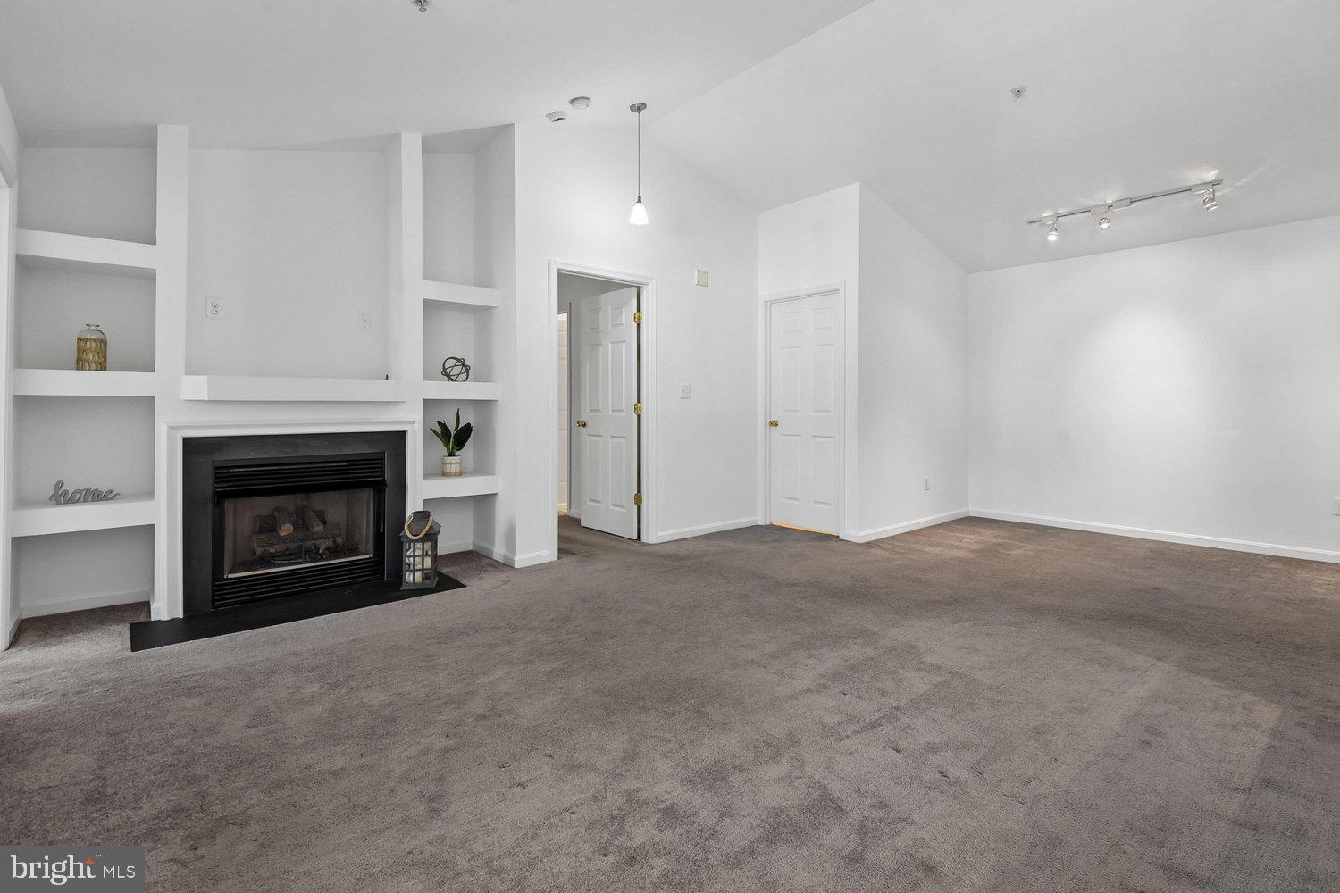 TIDEWATER COLONY - Residential