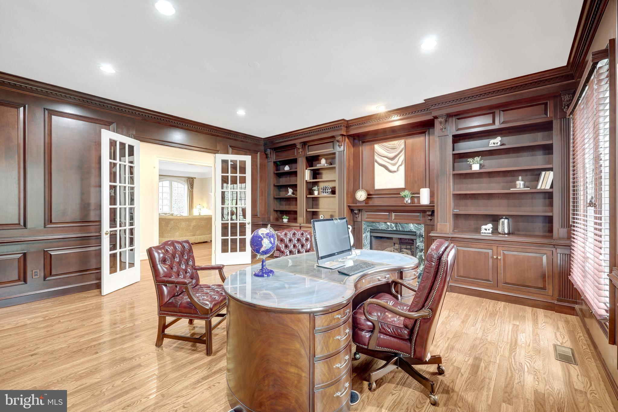 FOXHALL OF MCLEAN - Residential