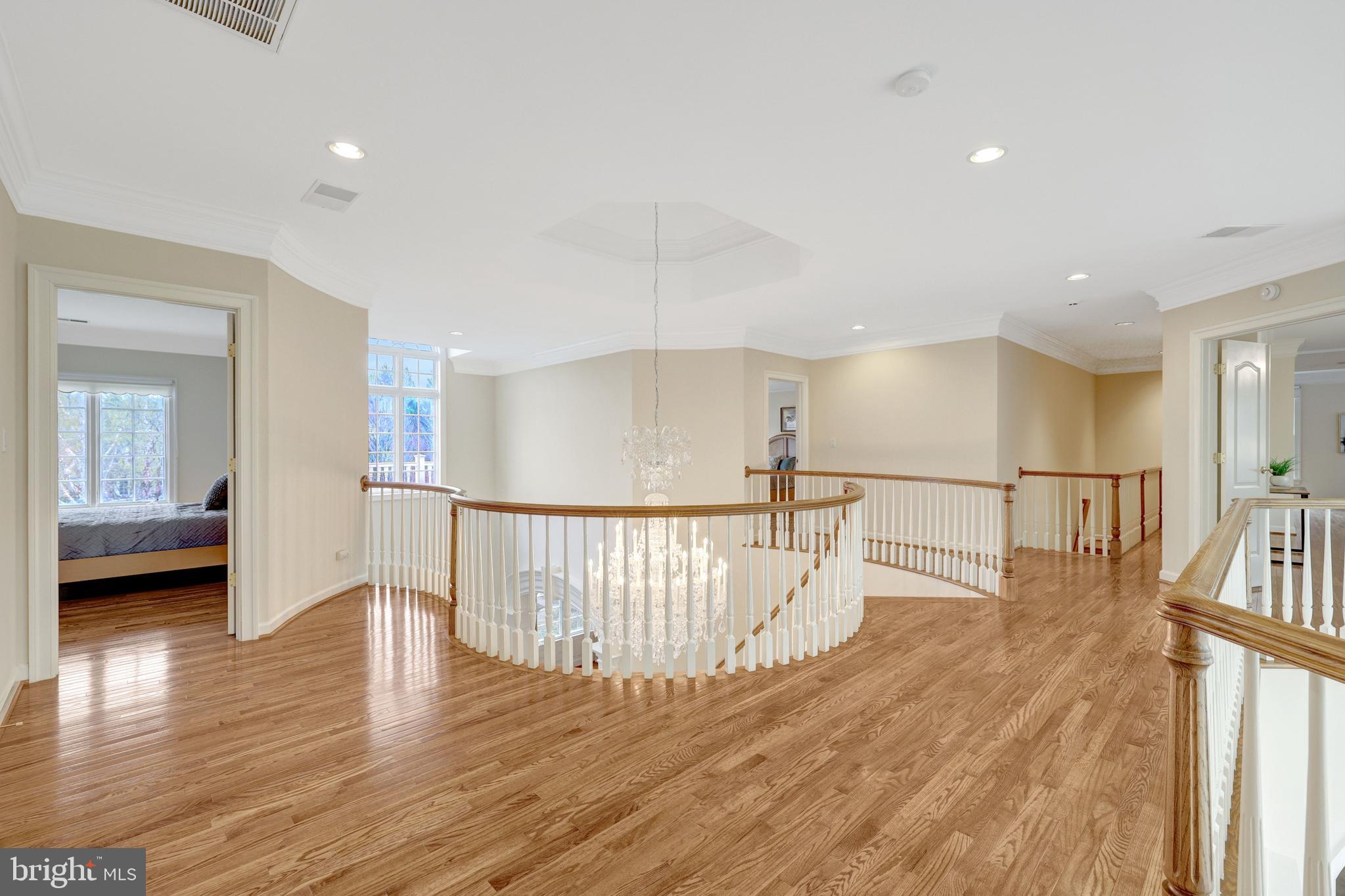 FOXHALL OF MCLEAN - Residential