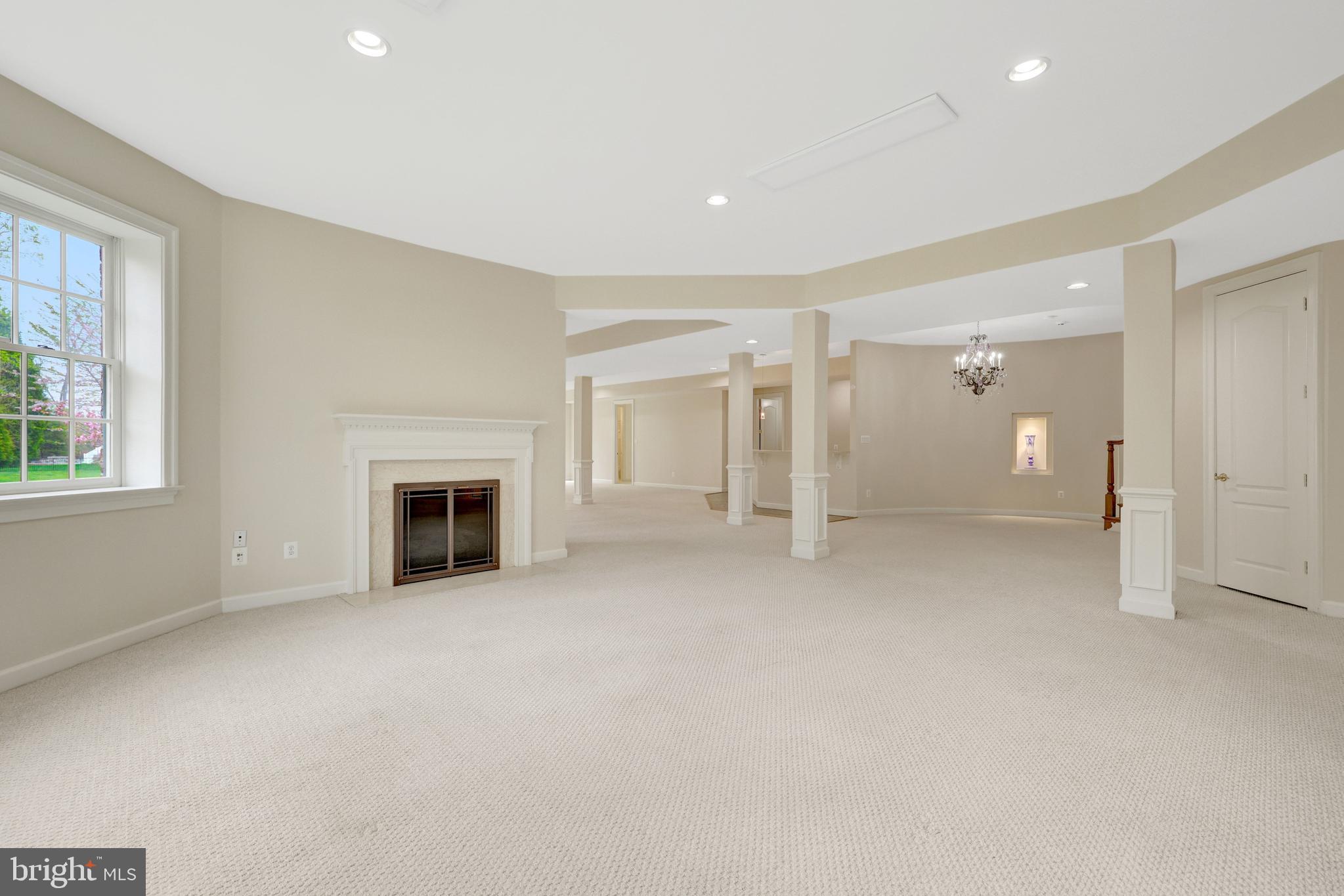 FOXHALL OF MCLEAN - Residential