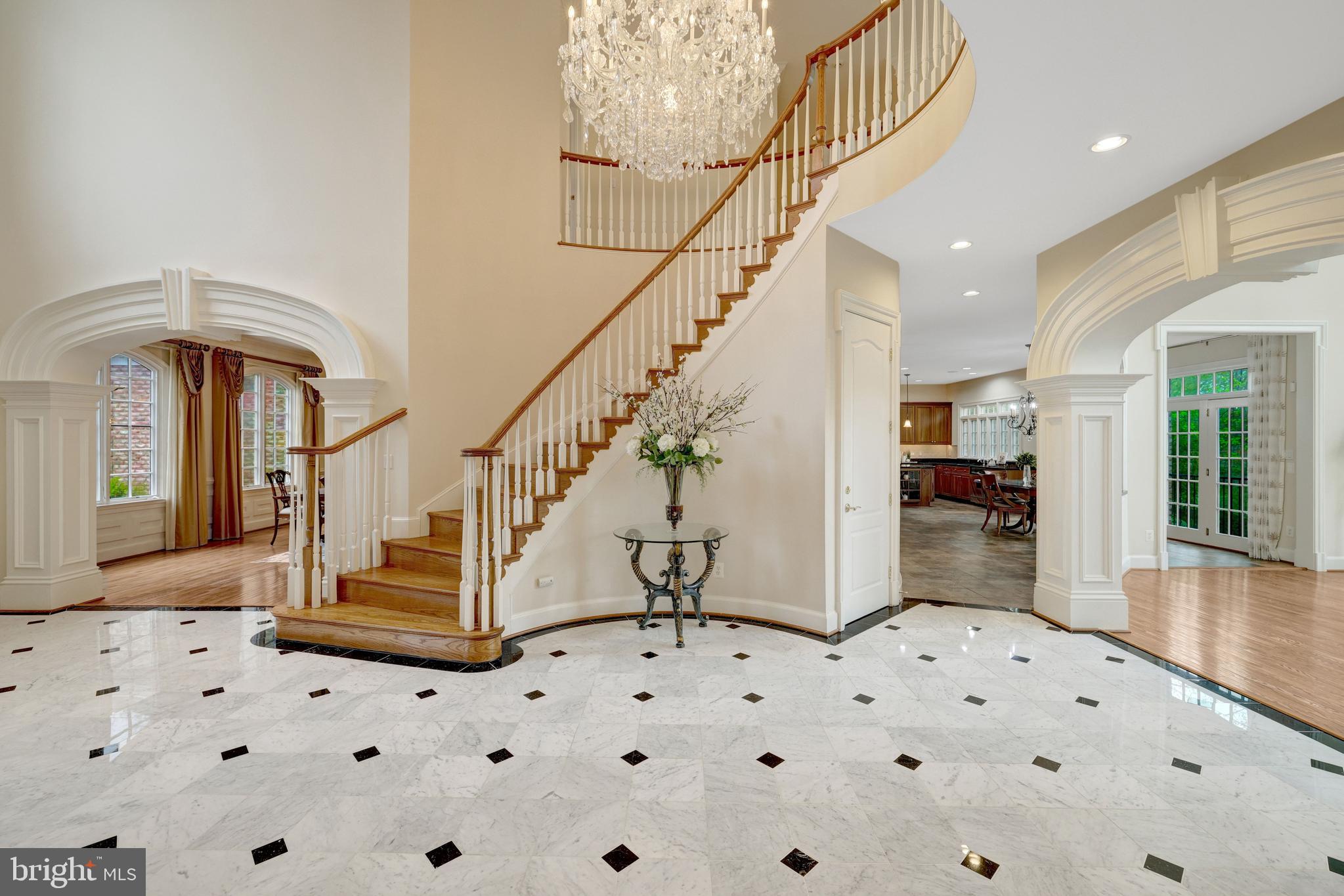 FOXHALL OF MCLEAN - Residential