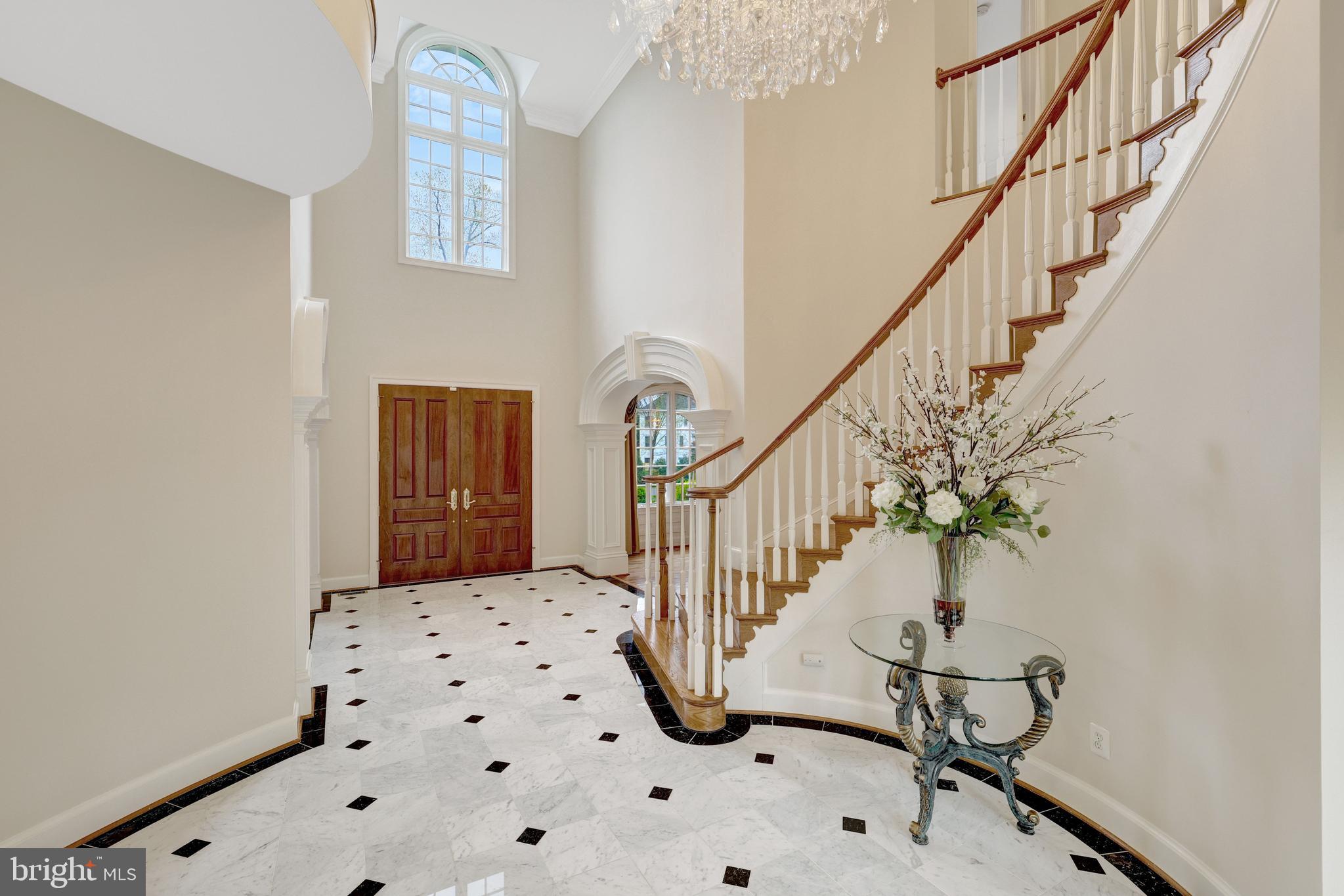 FOXHALL OF MCLEAN - Residential