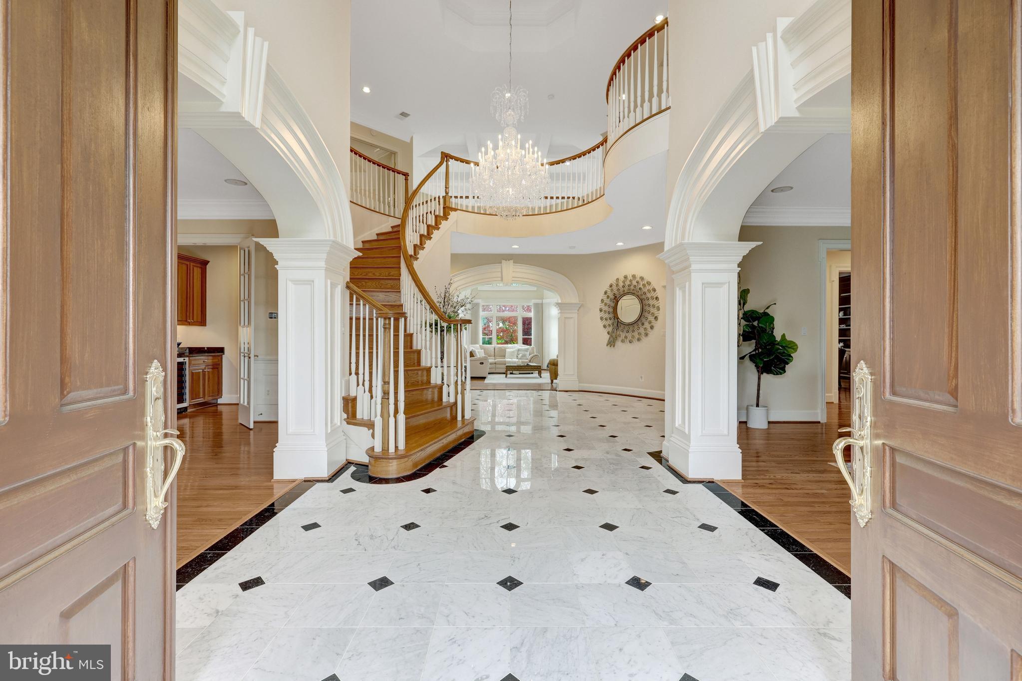 FOXHALL OF MCLEAN - Residential