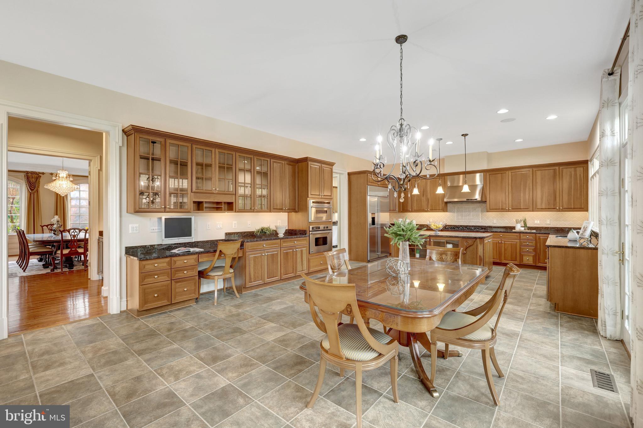 FOXHALL OF MCLEAN - Residential