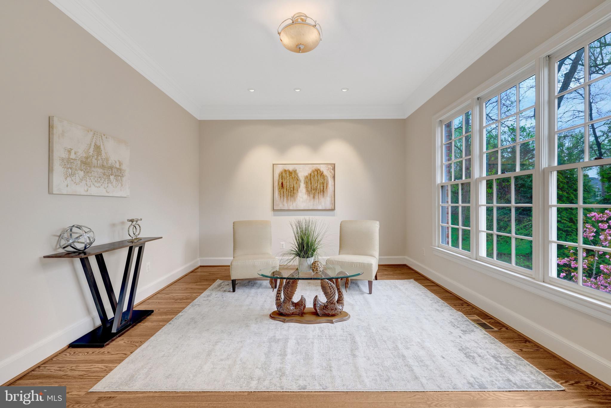 FOXHALL OF MCLEAN - Residential