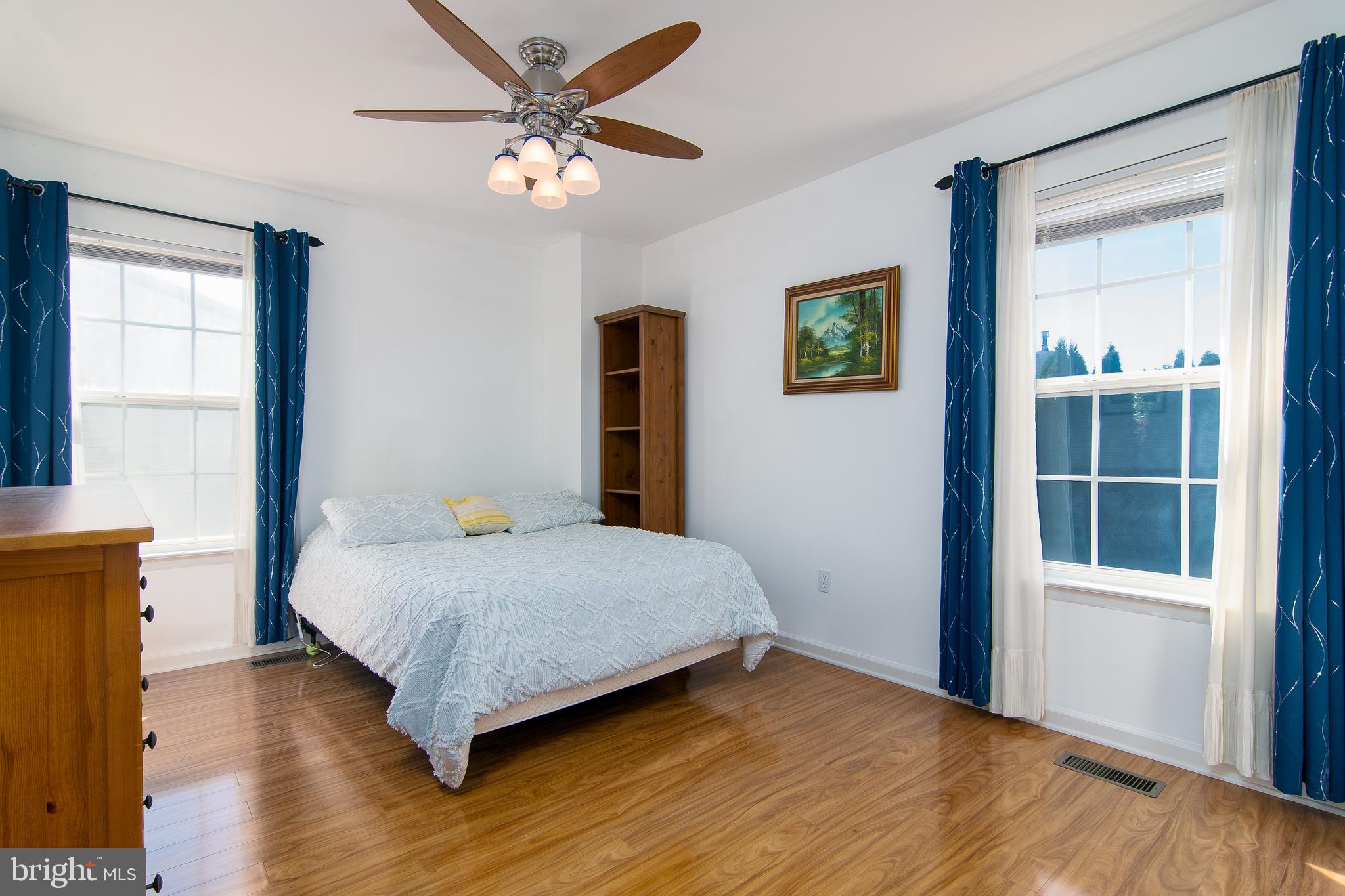 LIBERTY SQUARE - Residential
