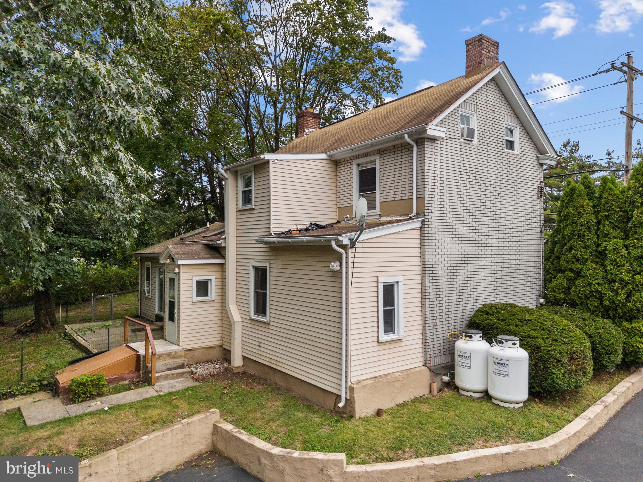 DOYLESTOWN - Residential