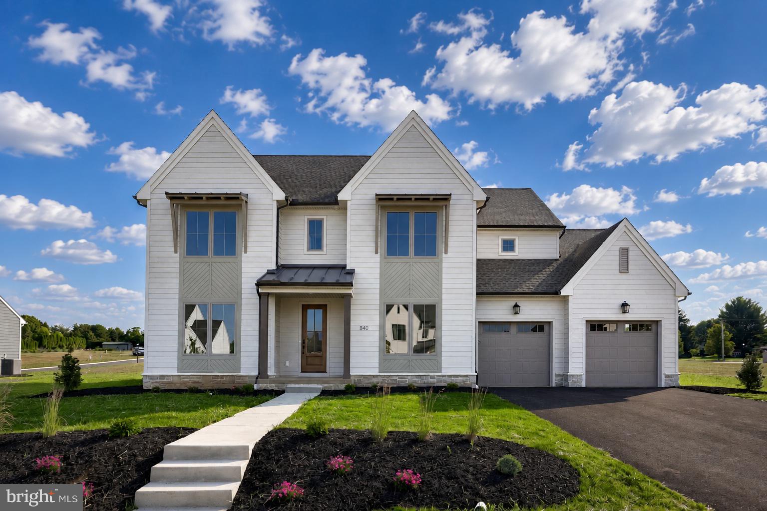 PINEBROOKE - Residential