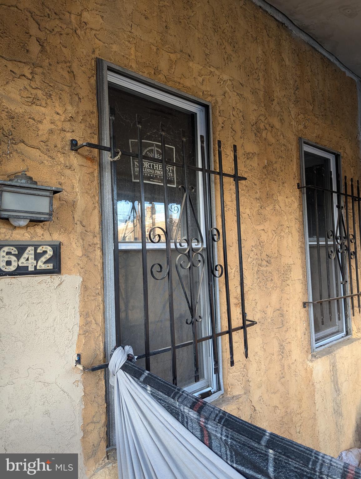 Handyman's special. Zoned for Multi-family this potential diamond needs a little TLC to be a great fix and flip or rental producing income property. It's close to public transportation. It's convenient to Center City.  Shopping  and entertainment venues are nearby.  With the right vision and creativity transform this property into a great home.