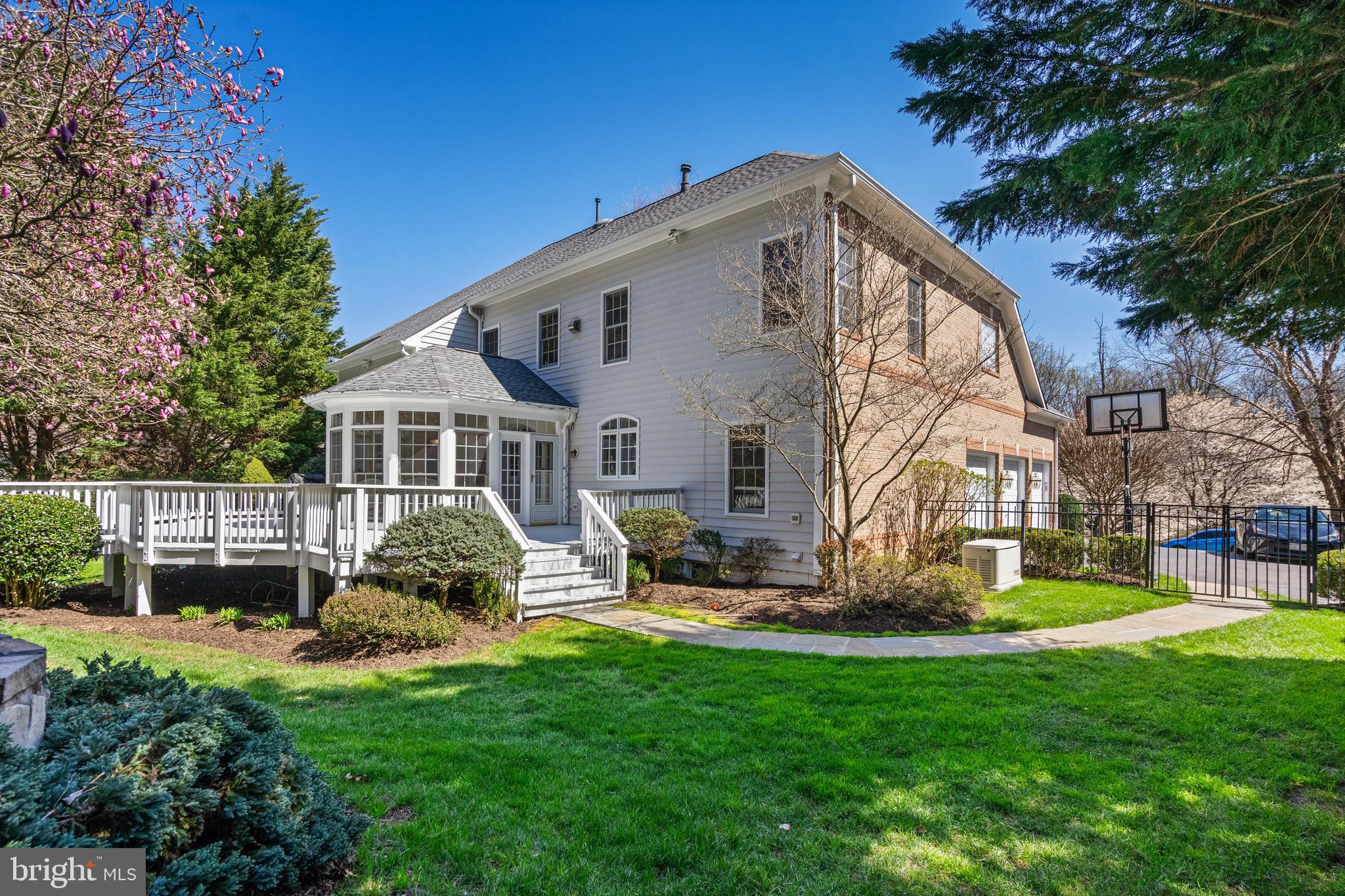 MANORS OF FOX MILL - Residential