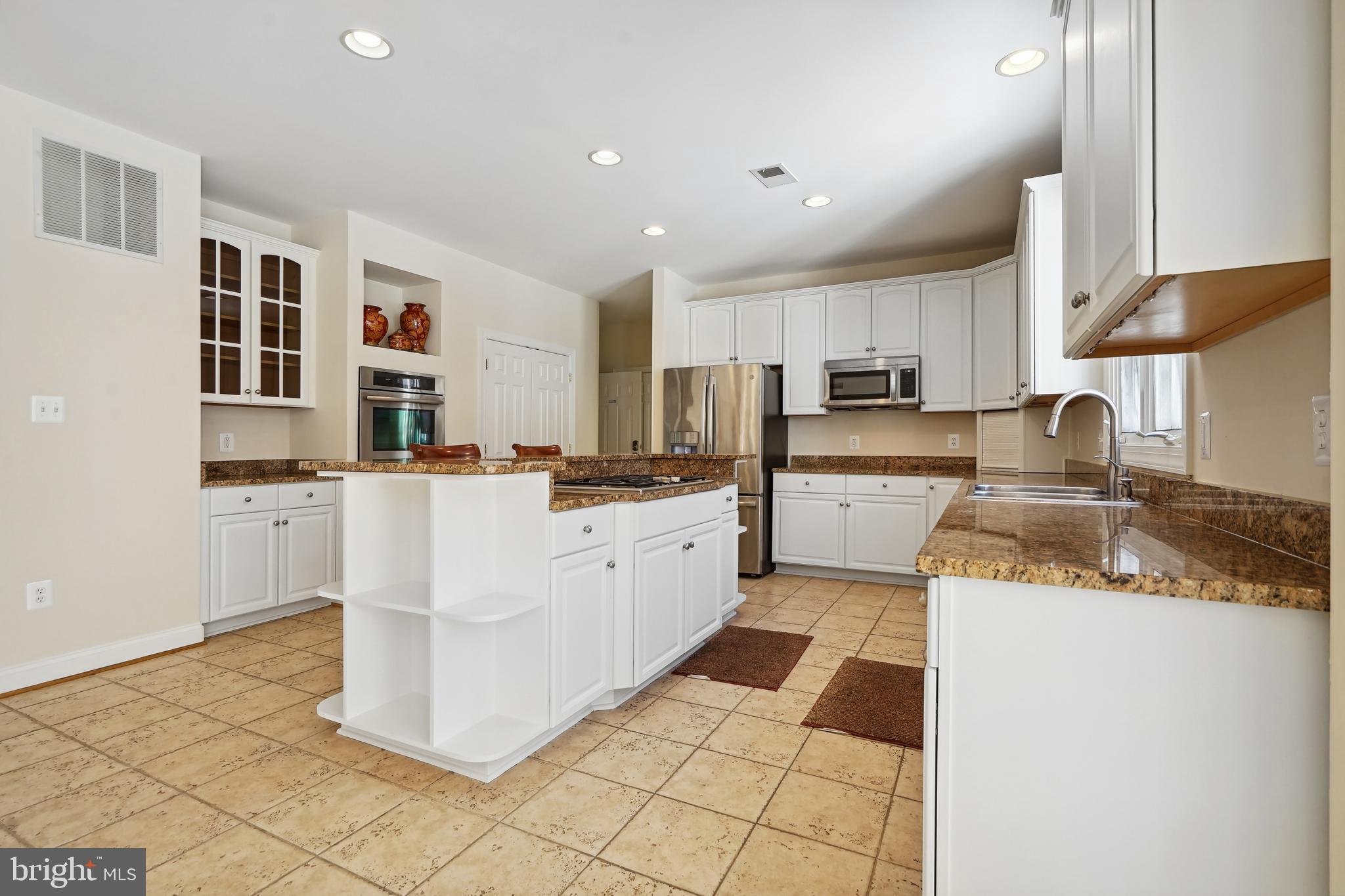 MANORS OF FOX MILL - Residential