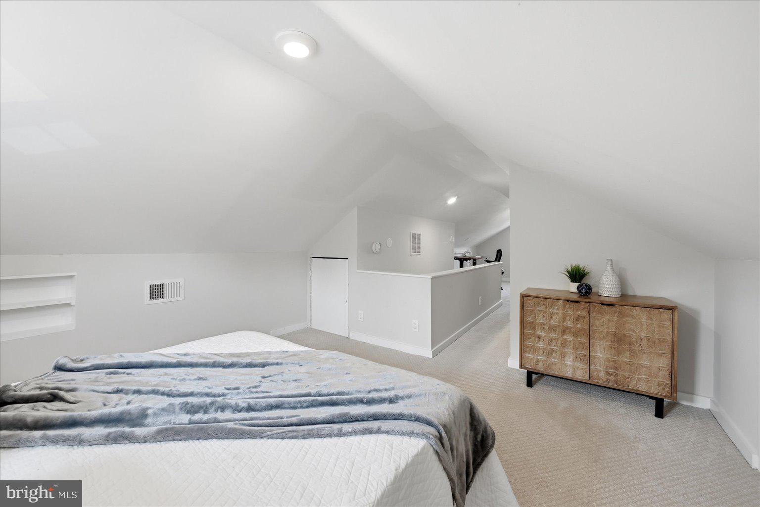 HILLWOOD - Residential