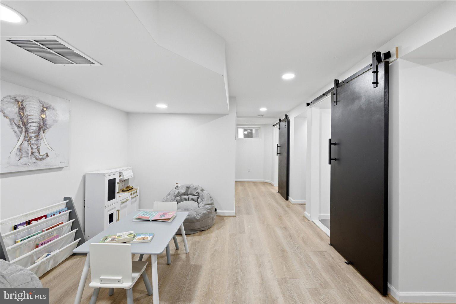 HILLWOOD - Residential
