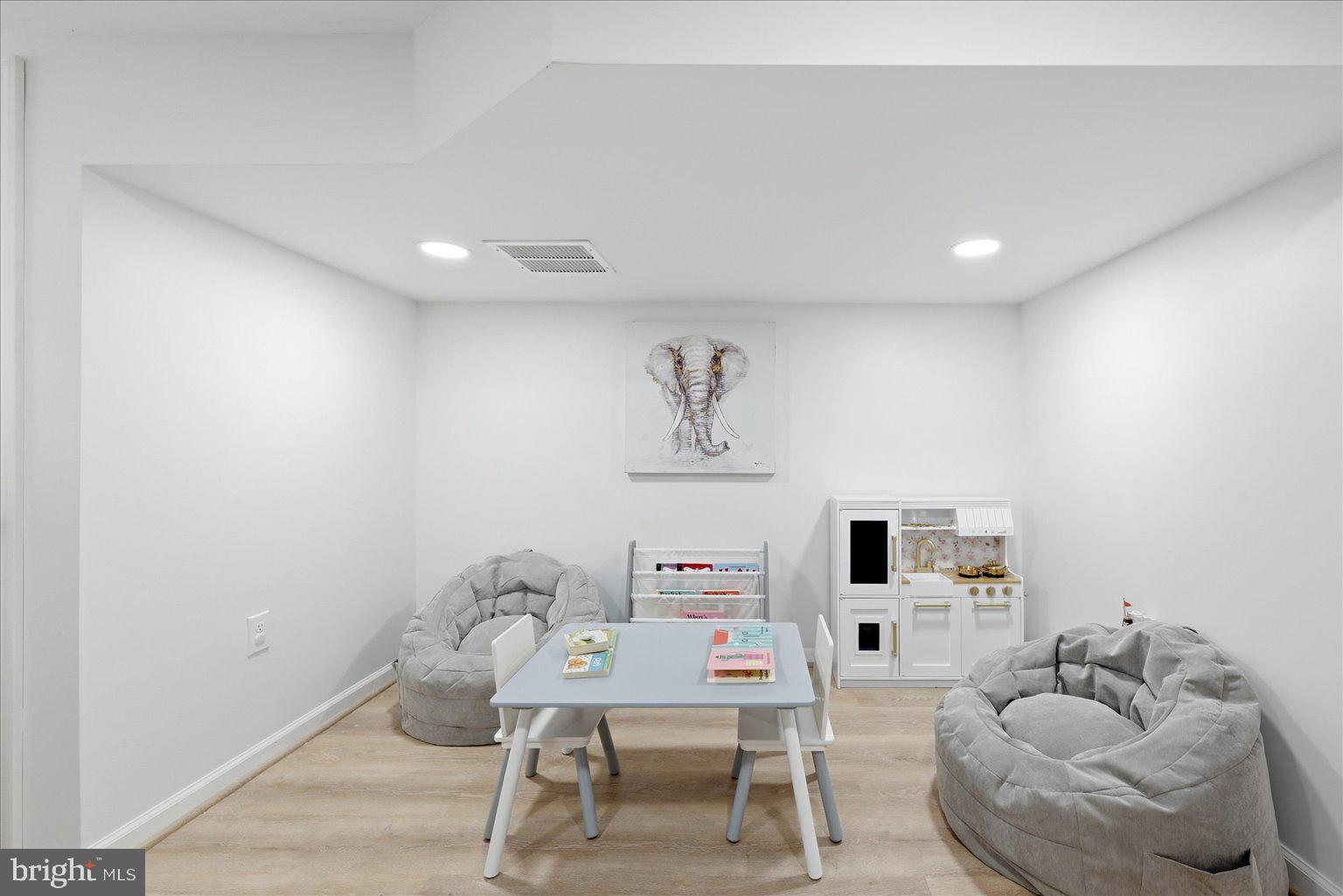 HILLWOOD - Residential