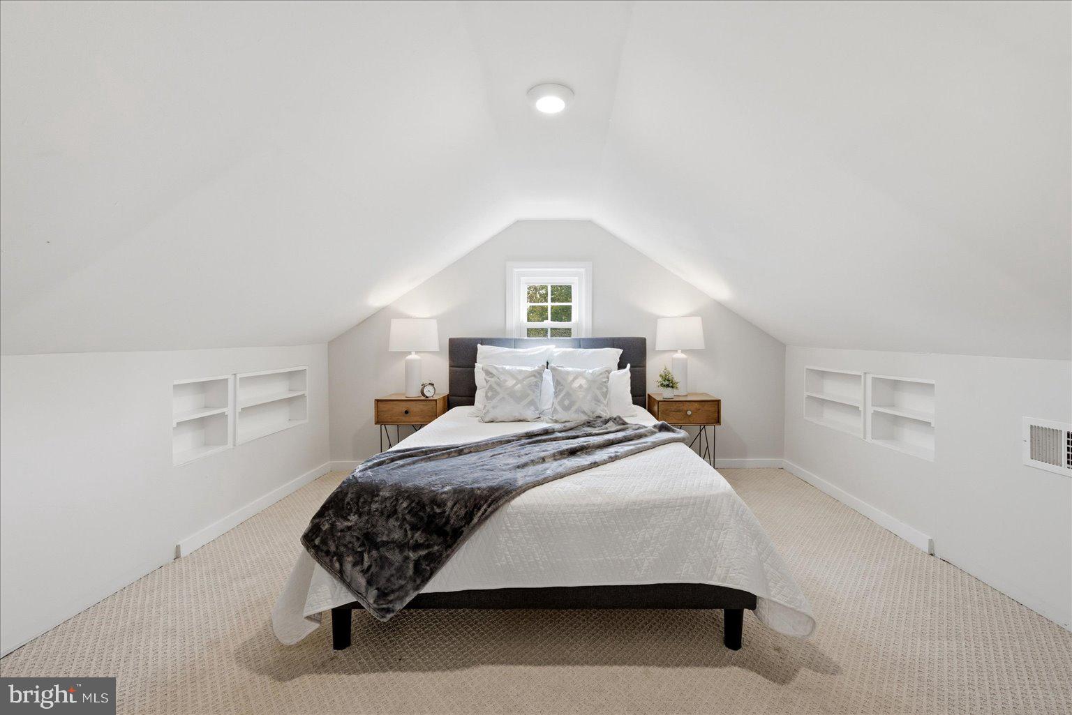 HILLWOOD - Residential