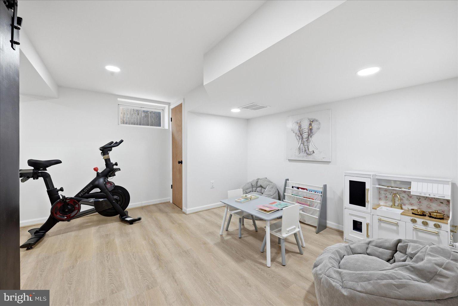 HILLWOOD - Residential