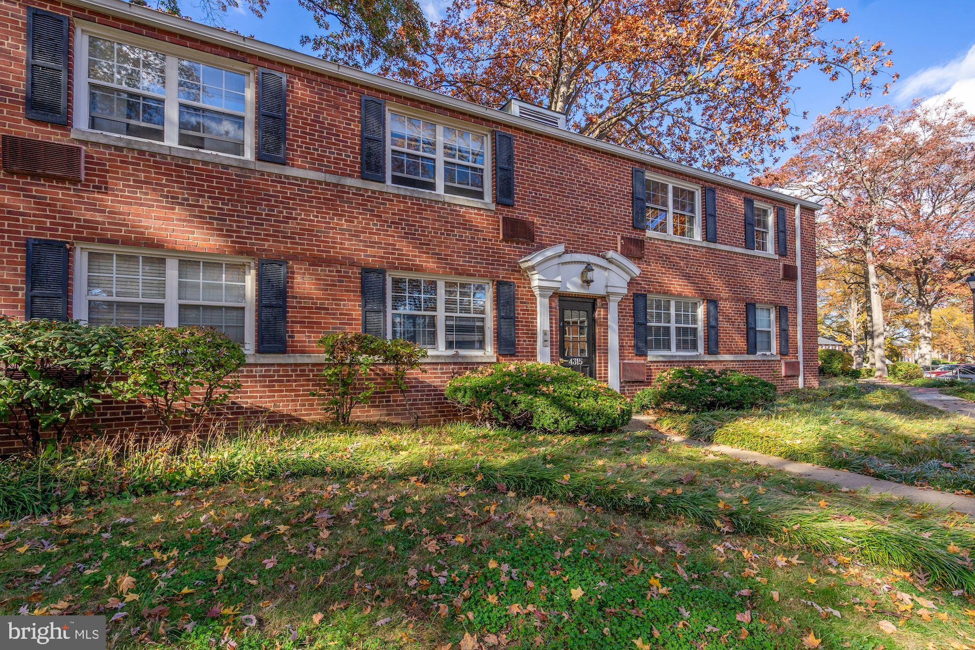 ARLINGTON OAKS - Residential