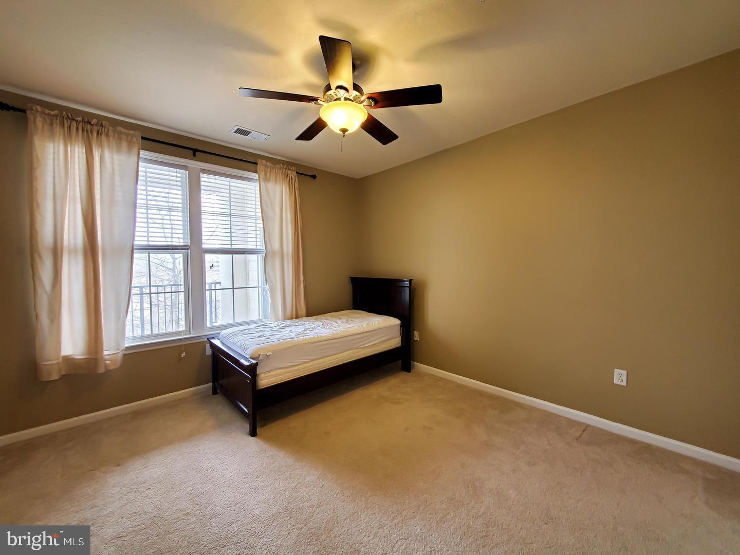 THE COLONNADE AT KENTLANDS - Residential Lease