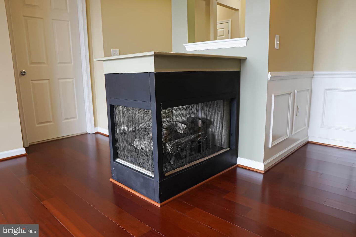 THE COLONNADE AT KENTLANDS - Residential Lease