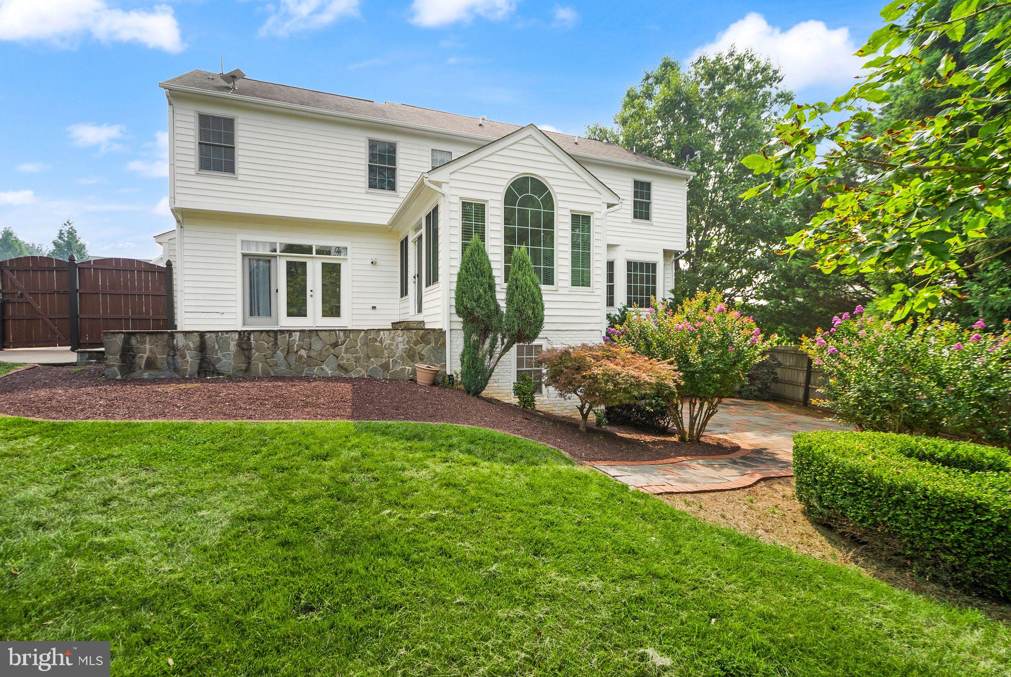 RIVERS EDGE - Residential