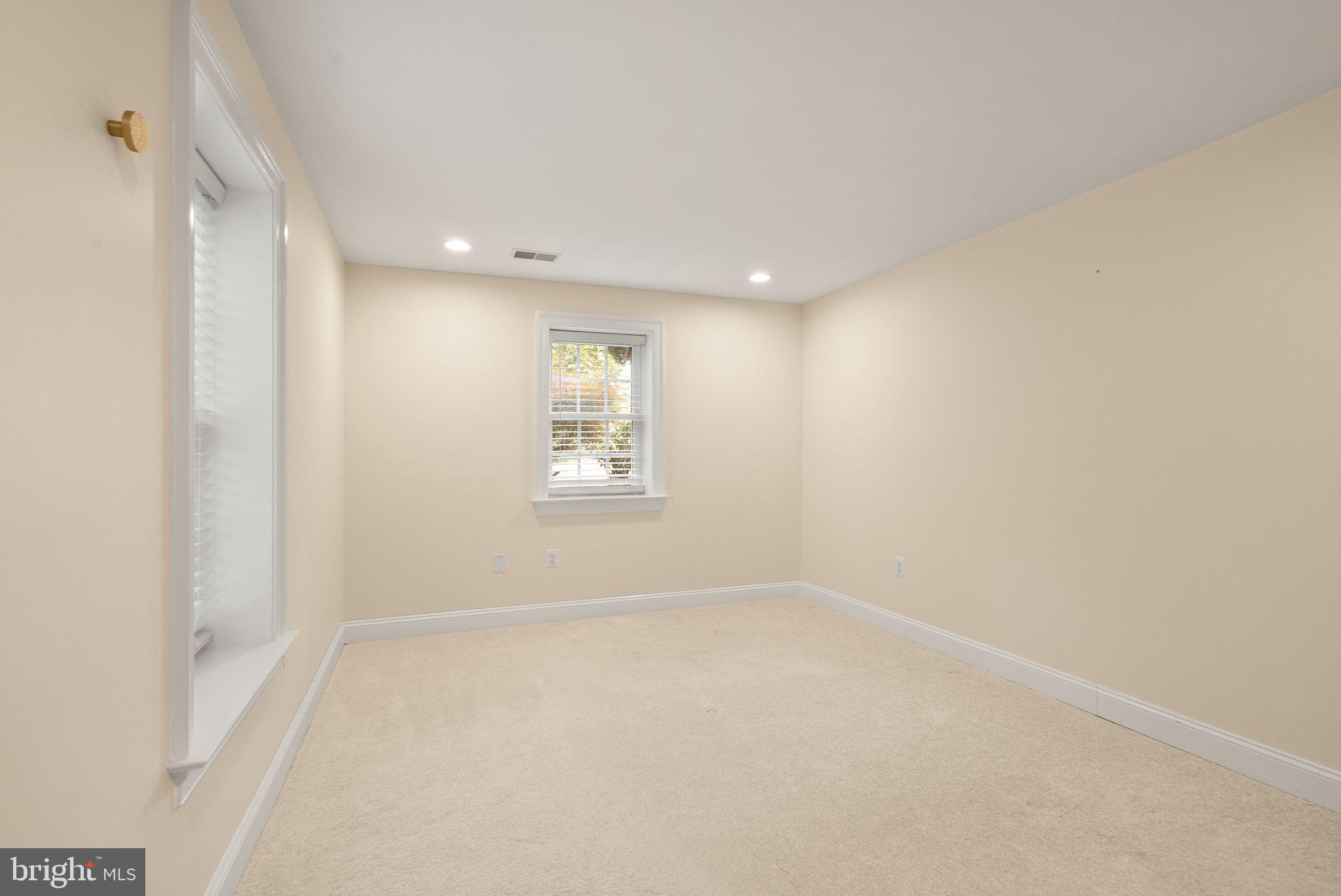 RIVERS EDGE - Residential