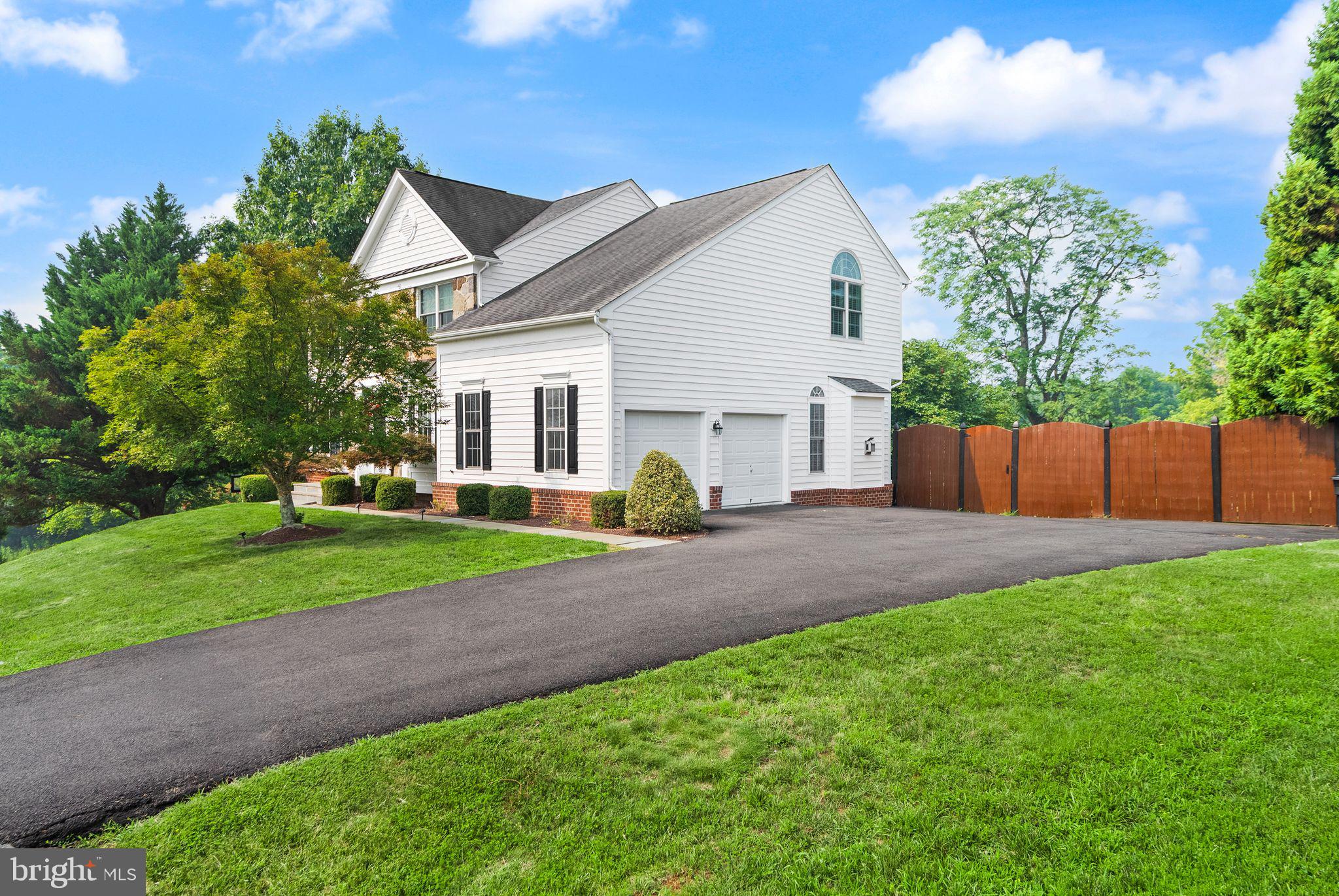 RIVERS EDGE - Residential