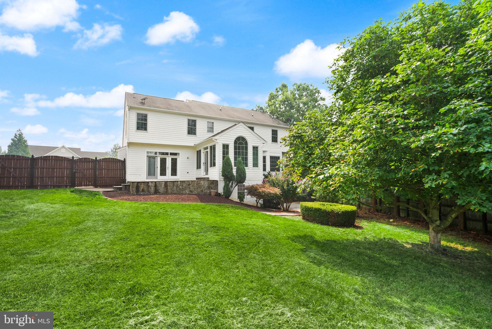 RIVERS EDGE - Residential