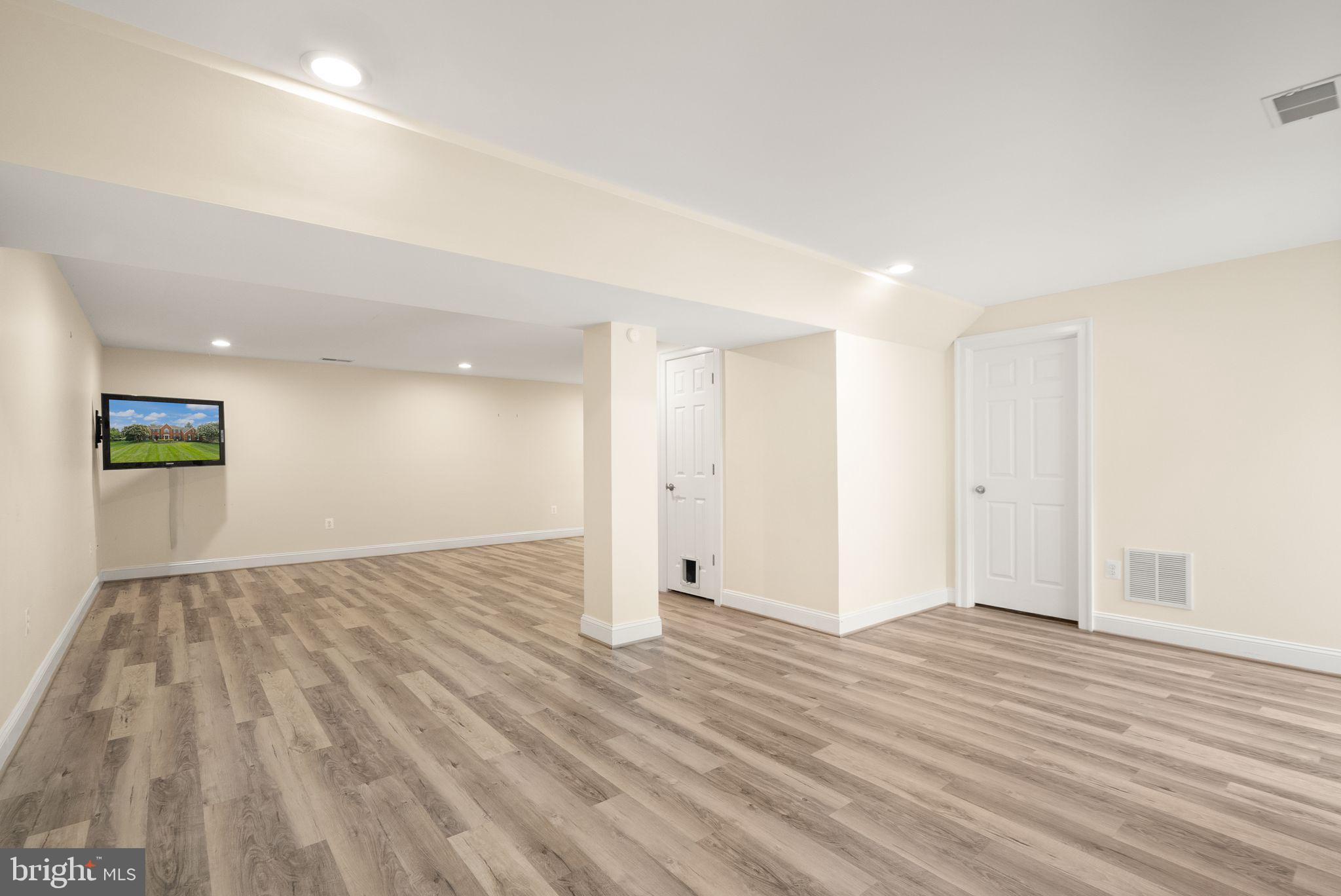 RIVERS EDGE - Residential