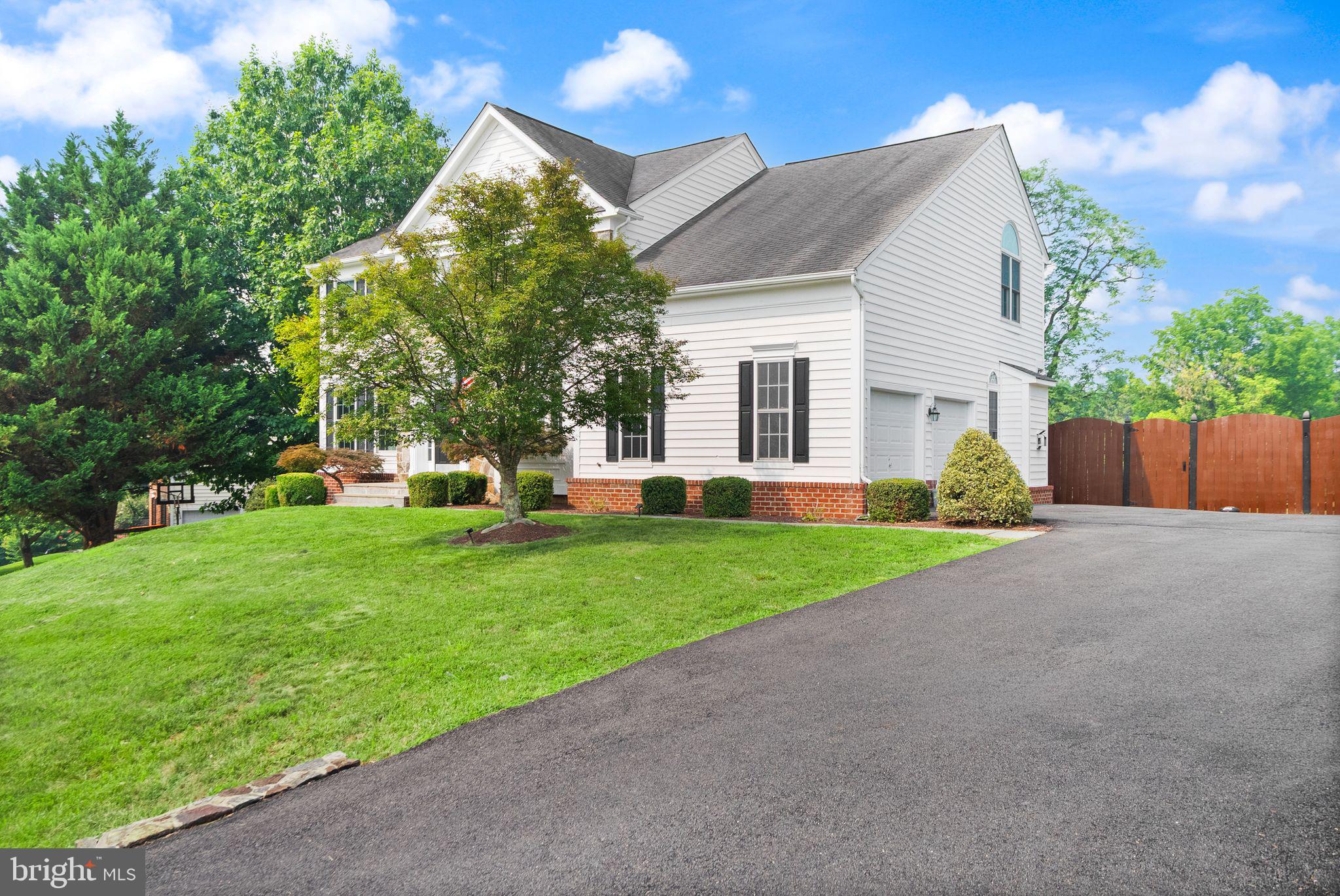 RIVERS EDGE - Residential