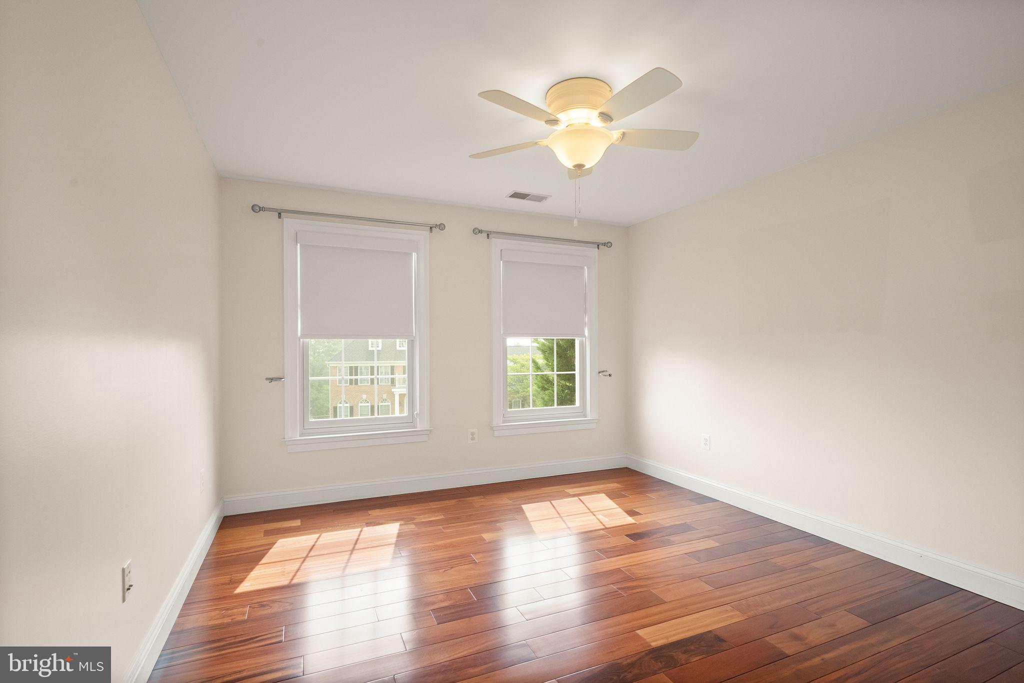 RIVERS EDGE - Residential