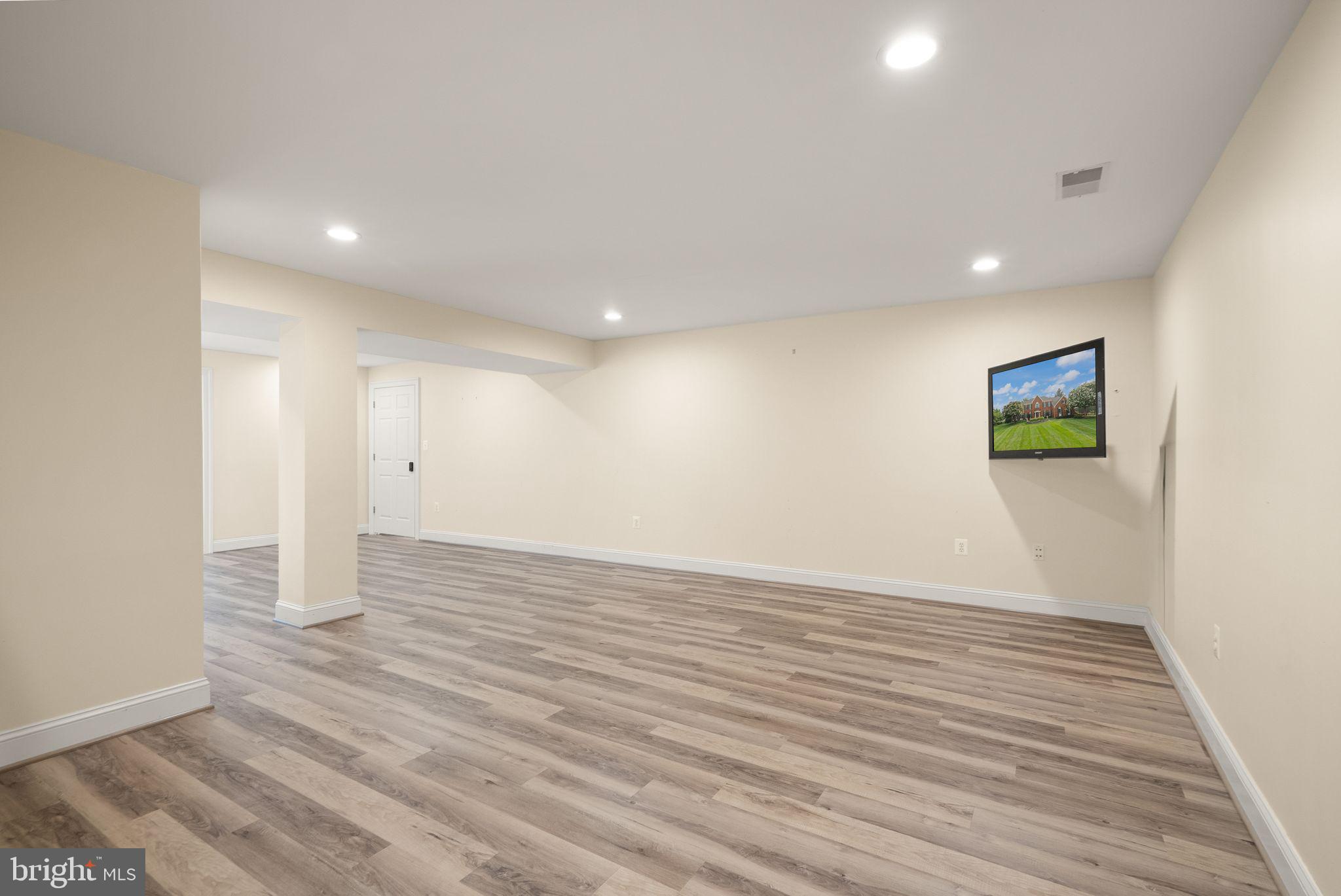 RIVERS EDGE - Residential