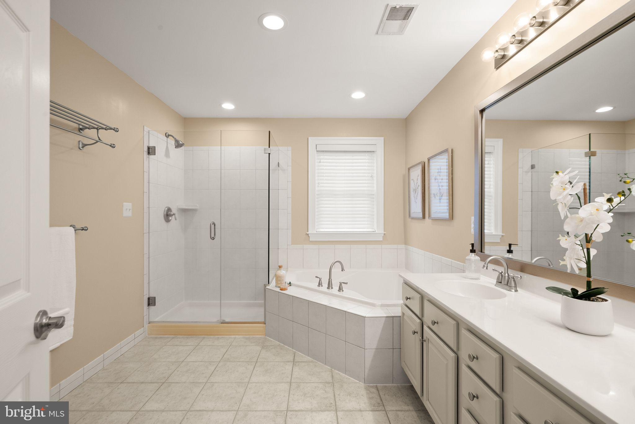 RIVERS EDGE - Residential