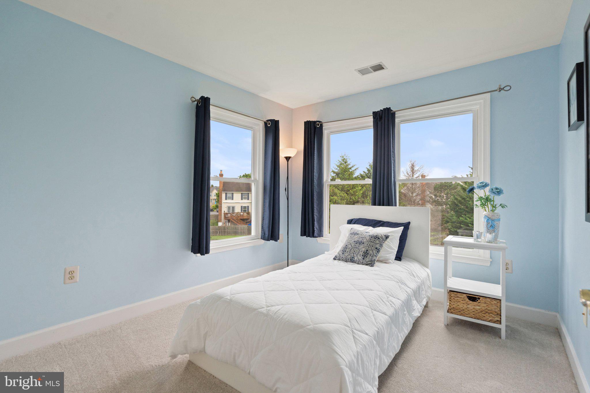 ASHBURN VILLAGE - Residential