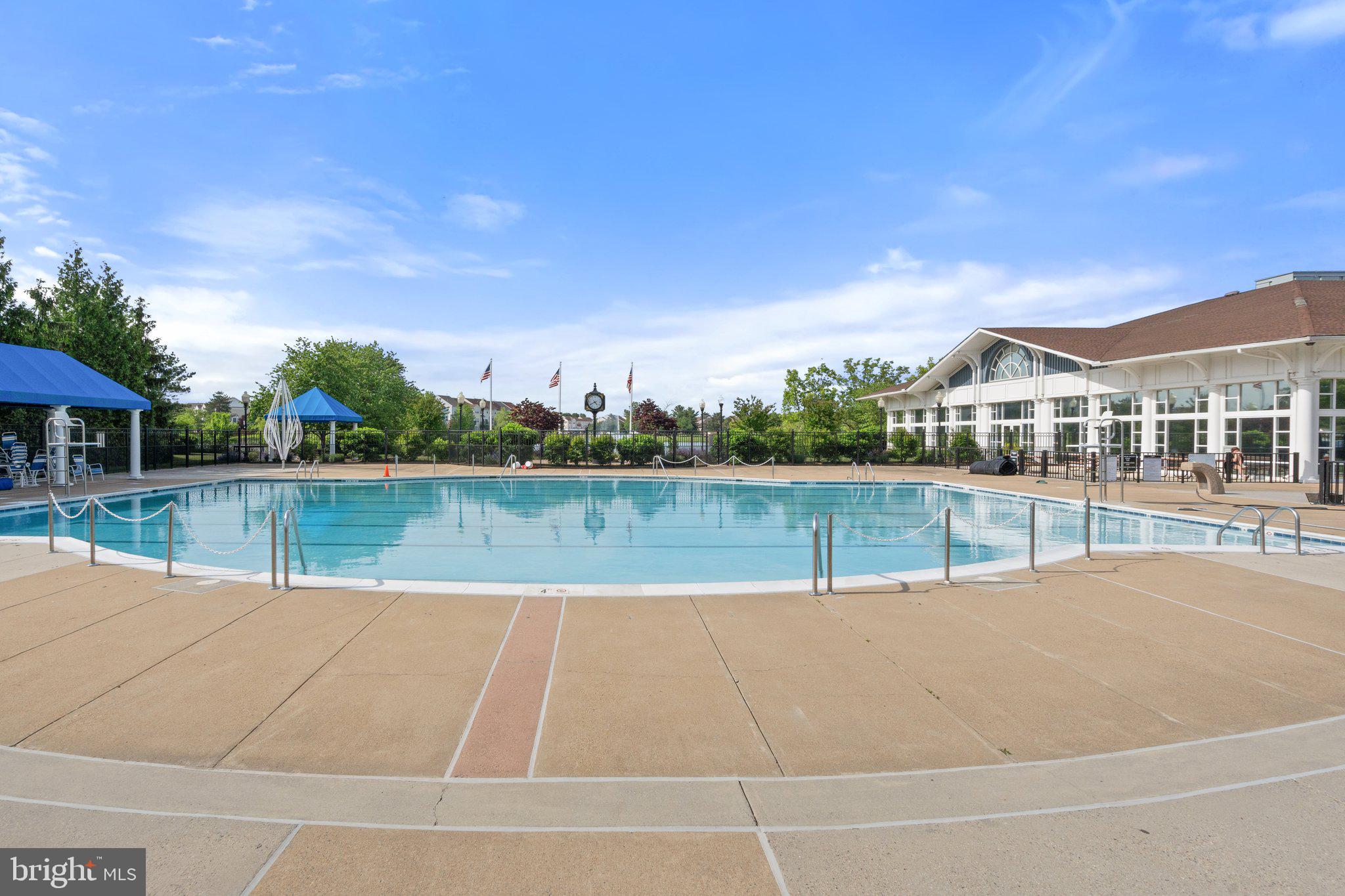 ASHBURN VILLAGE - Residential
