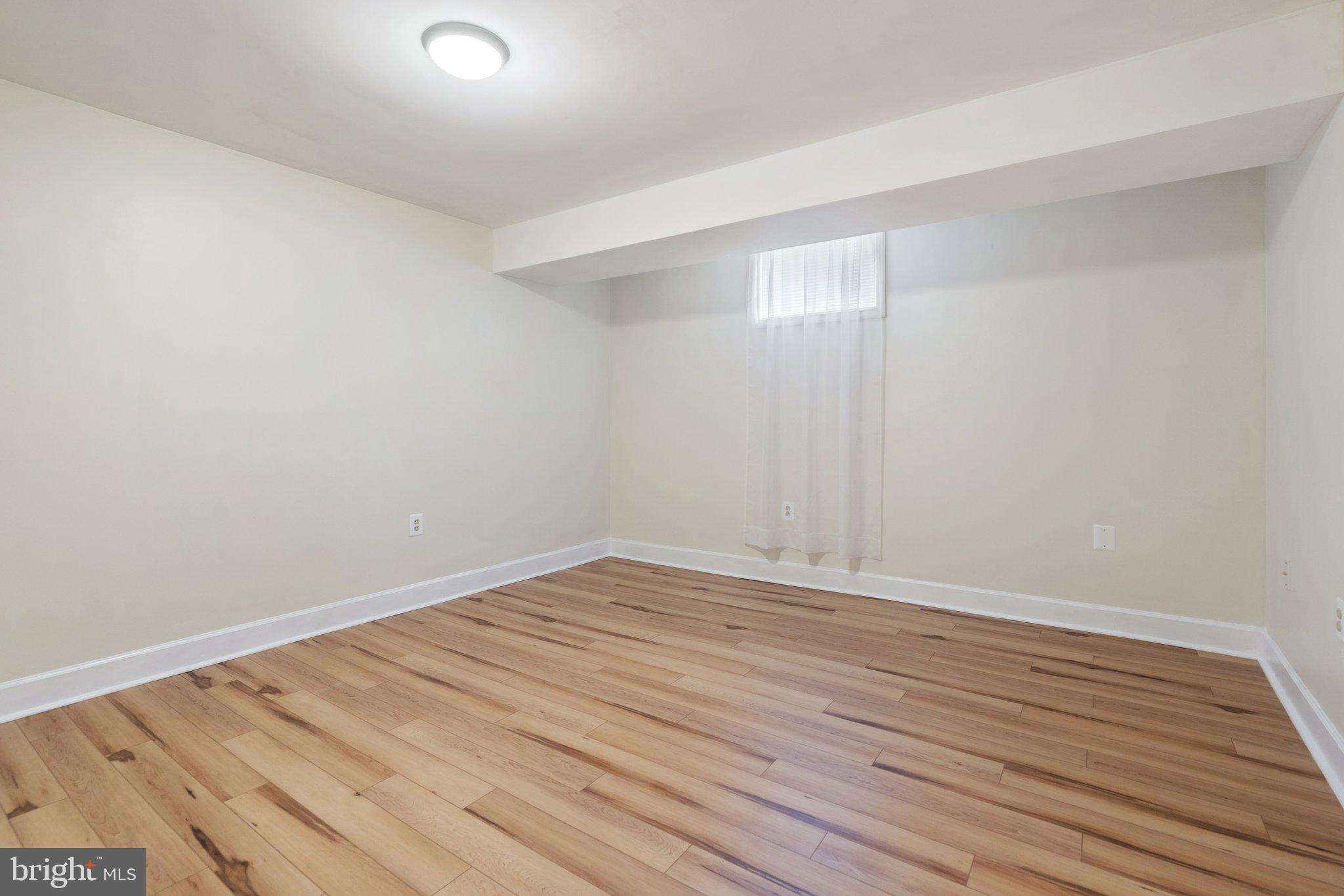ASHBURN VILLAGE - Residential