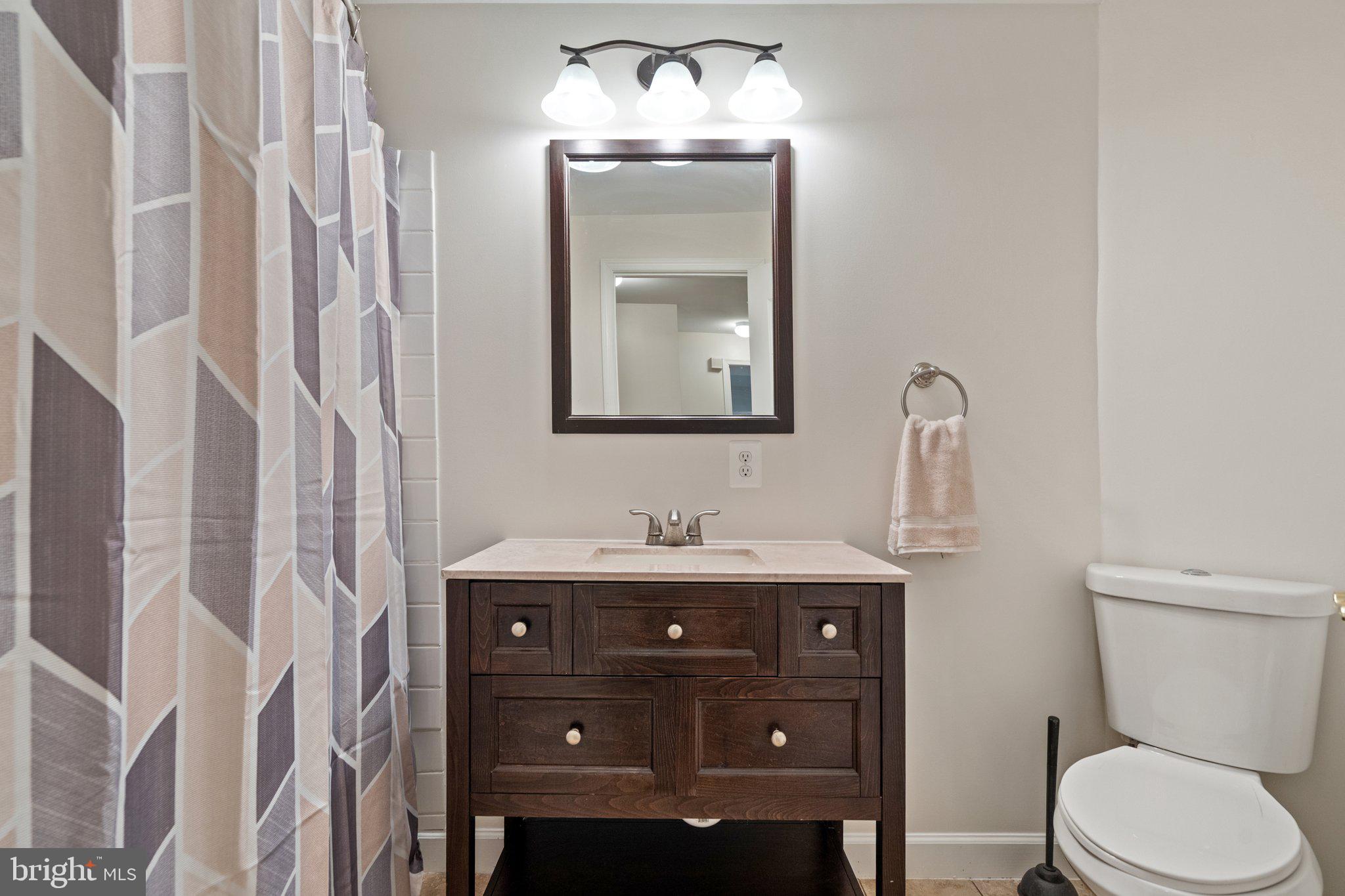 ASHBURN VILLAGE - Residential