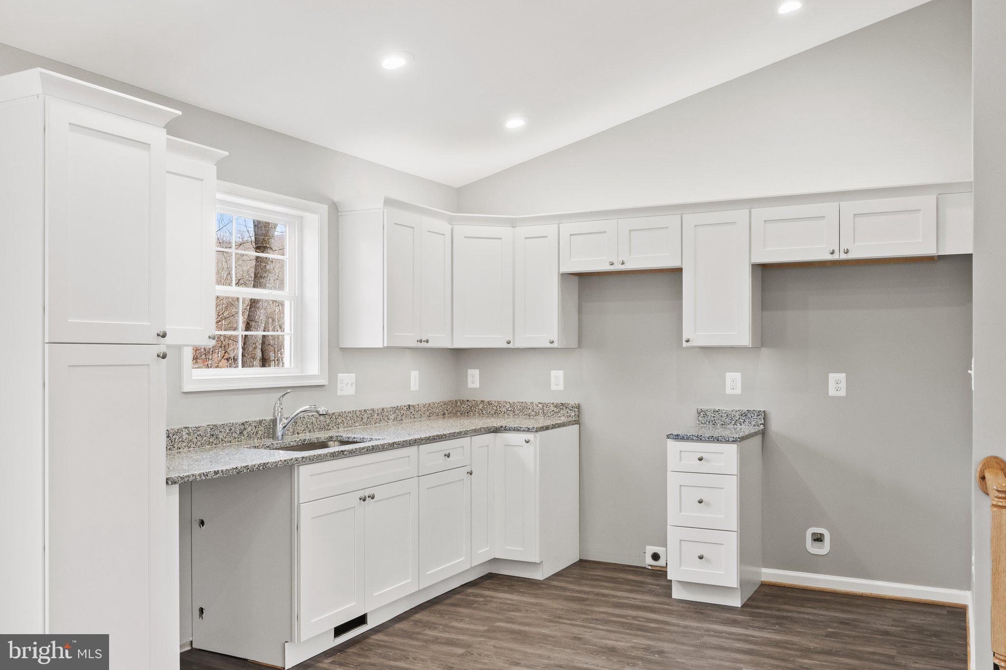 RIVER VIEW PARK - Residential
